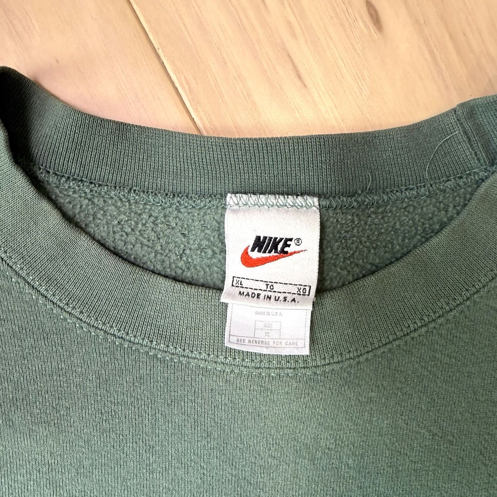 Nike VINTAGE Nike Sweatshirt XL Green 90s Nike Sportswear Pullover Men Regular Star Logo Not Applicable Size US XL / EU 56 / 4 - 7 Thumbnail