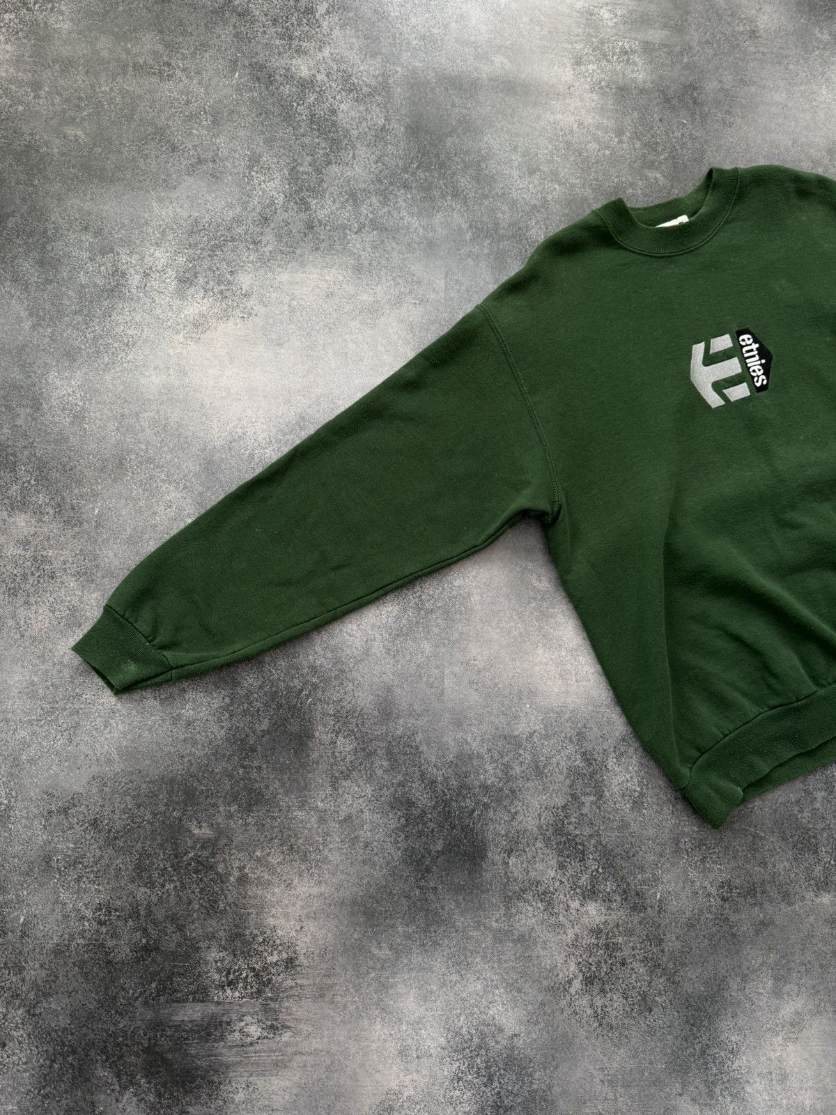 Etnies Crazy Vintage Etnies Baggy Embroidered Logo Skate Sweatshirt Size US L / EU 52-54 / 3 - 4 Thumbnail