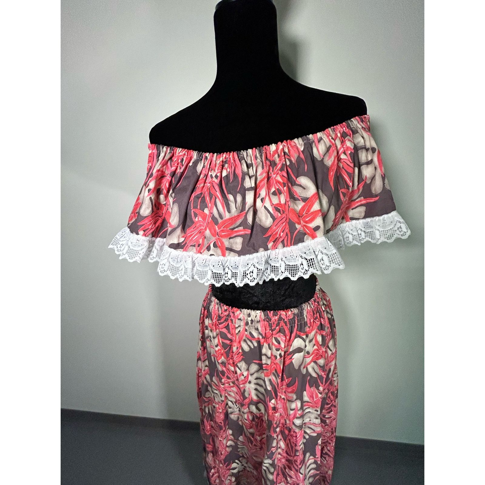 Other Flamenco hand made two piece set. trimming. Cropped top. M Size 26" / US 2 / IT 38 - 3 Thumbnail