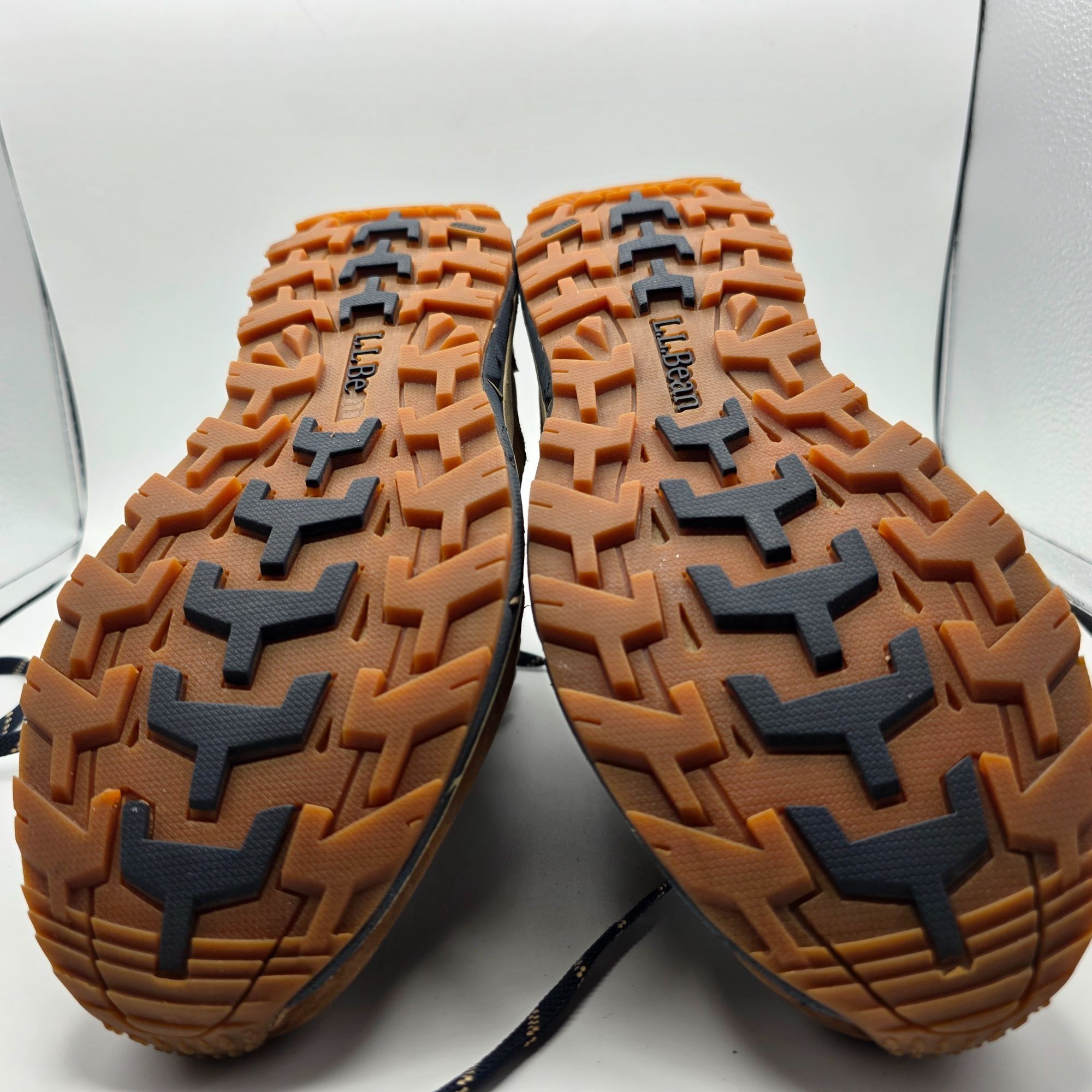 L.L. Bean LL Bean Mountain Classic Mens Size 8 Brown Waterproof Hiking Size US 8 / EU 41 - 11 Thumbnail