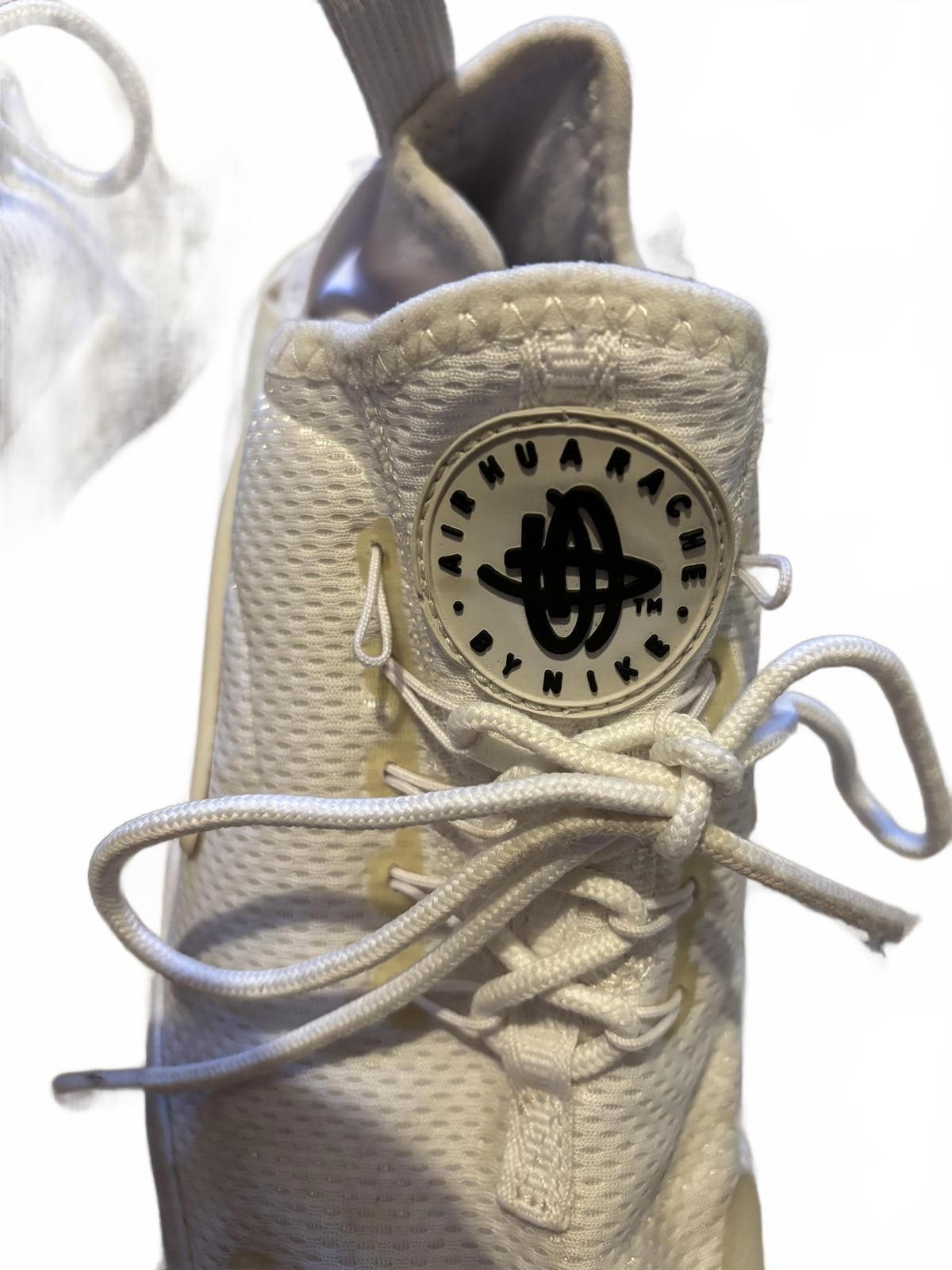 Nike Nike Air Huarache White Sneakers Size US 7 / IT 37 - 6 Thumbnail