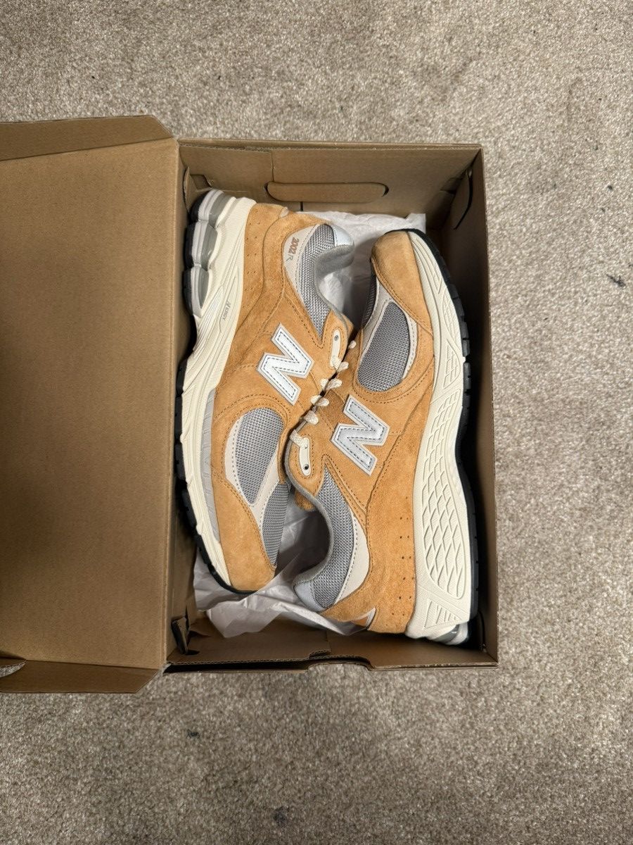 New Balance New Balance 2002R “Sweet Caramel” Size US 9.5 / EU 42-43 - 1 Thumbnail