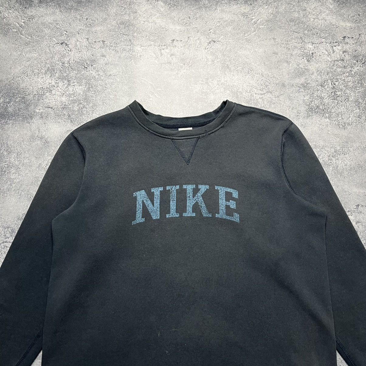 Nike Vintage Nike Central Logo Sweatshirt Swoosh Y2K Streetwear Size US L / EU 52-54 / 3 - 2 Thumbnail