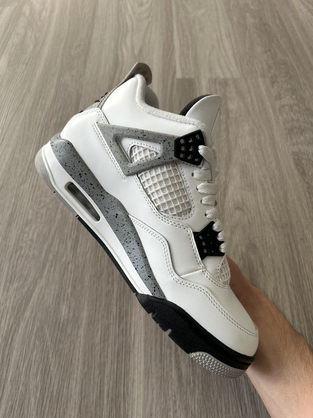 Jordan Brand Air Jordan Retro 4 White Cement 2025 Size 7 Size US 7 / EU 40 - 14 Thumbnail