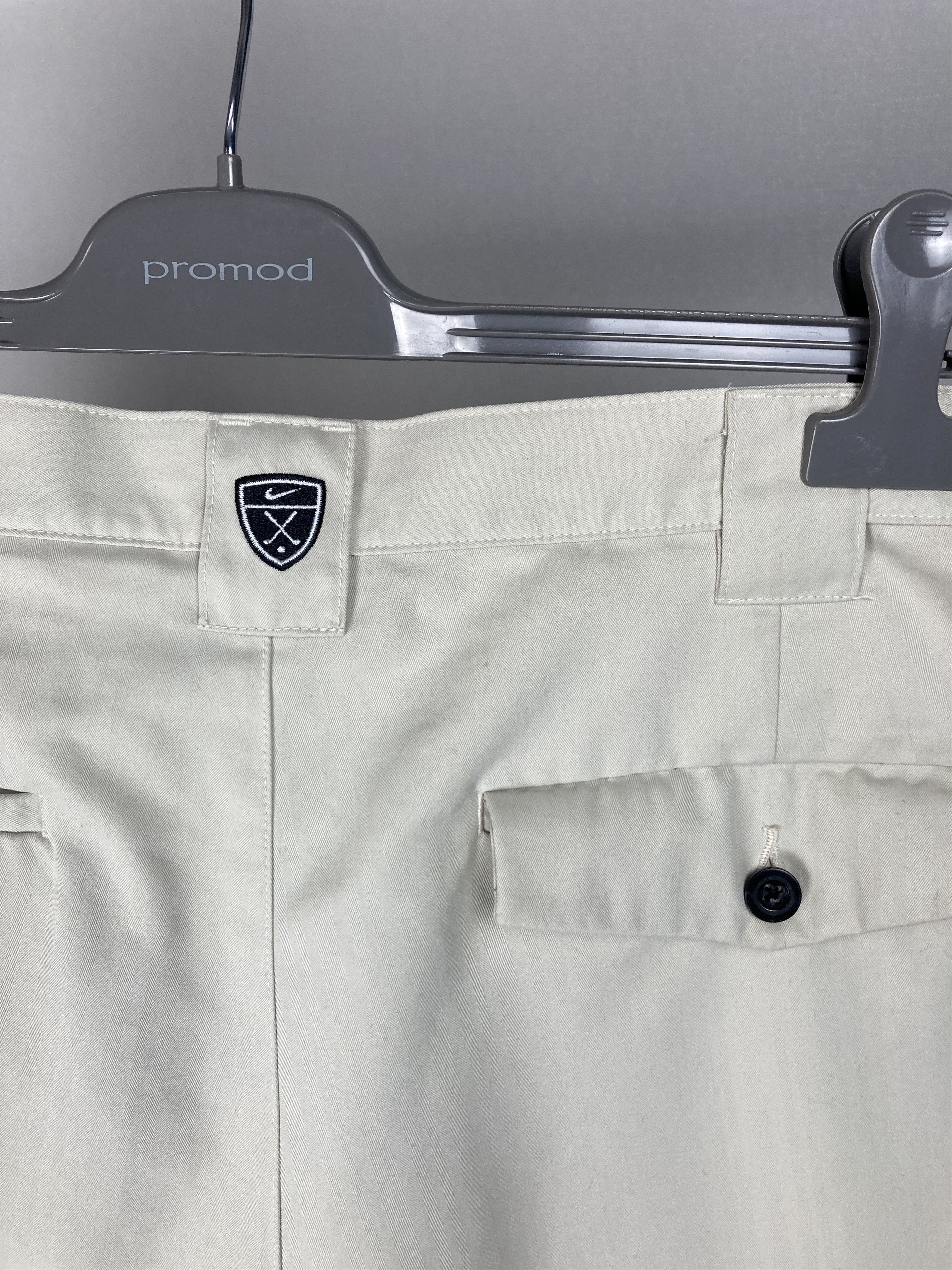 Nike Nike Golf Vintage Beige Oversized Shorts Swoosh Logo Size US 36 / EU 52 - 11 Thumbnail