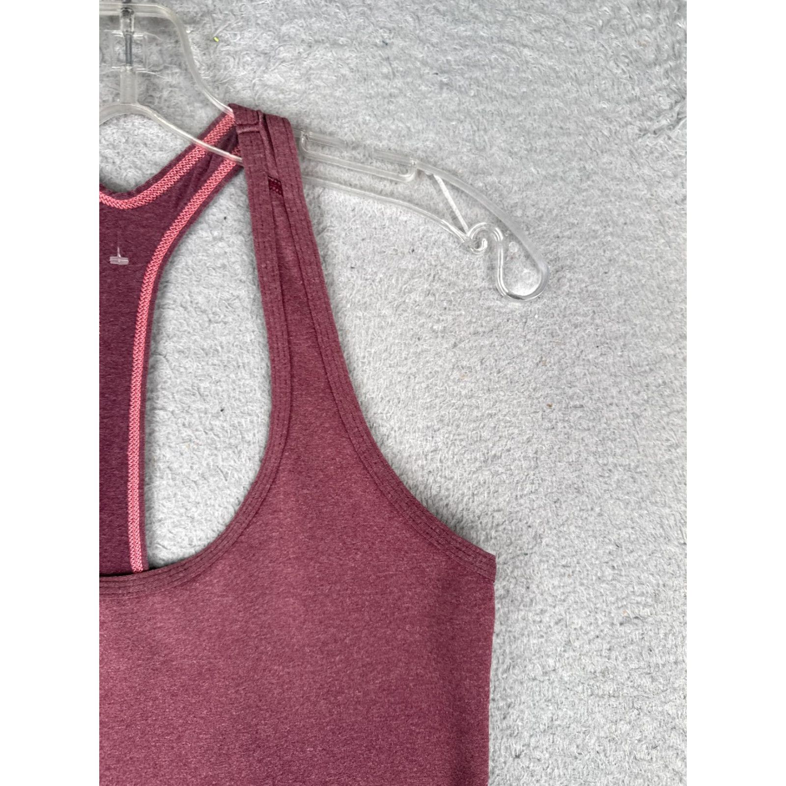 The North Face The North Face Women's Shirt Tank Purple Medium Sleeveless Racerback Scoop Neck Polyester Jersey Lightweight Casual Workwear Gym Shirt Size M / US 6-8 / IT 42-44 - 2 Thumbnail
