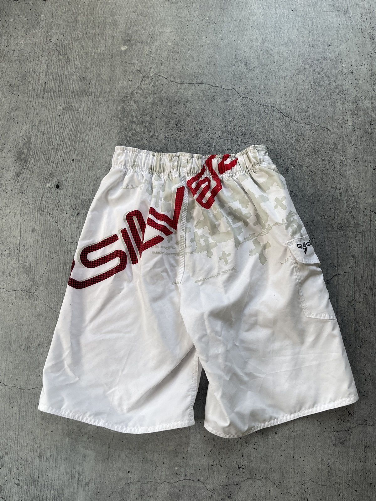 Quicksilver Vintage Quicksilver cargo shorts big logo Size US 32 / EU 48 - 6 Thumbnail