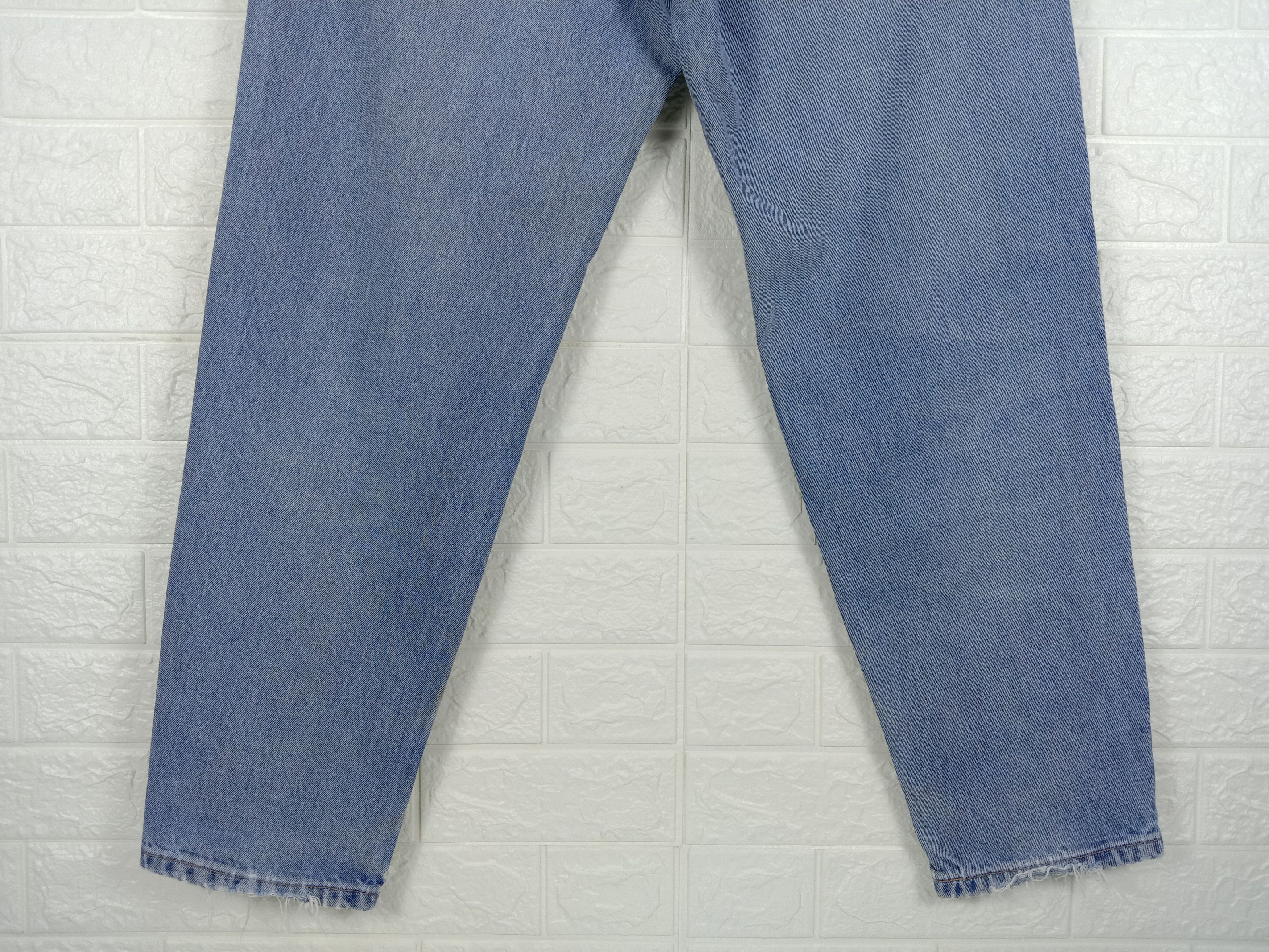 Levi's Vintage Levi's 560 Jeans Loose Fit Tapered Leg Denim Size US 31 - 8 Thumbnail