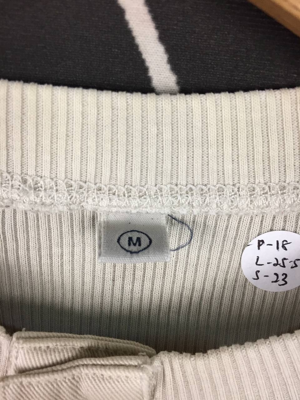 Uniqlo Uniqlo Ribbed Knit Military Sleeve Pocket Henley Tee Size US S / EU 44-46 / 1 - 11 Thumbnail