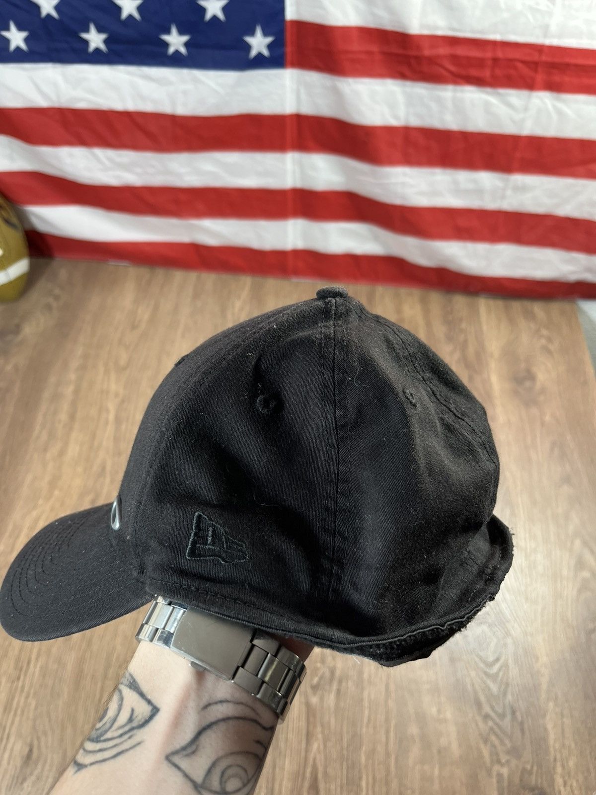Oakley Oakley & New Era Cap Metal Logo Vintage Size 32 - 5 Thumbnail