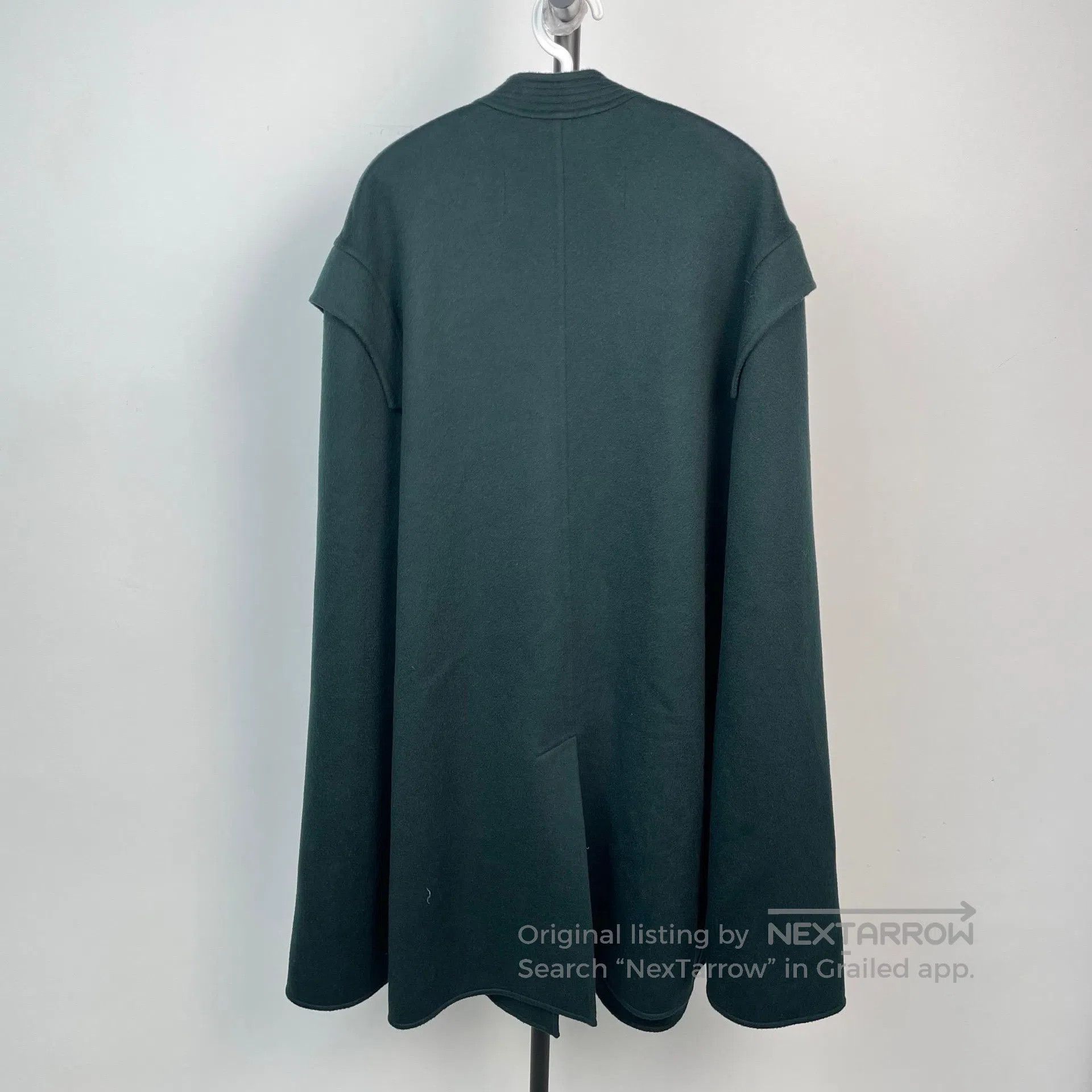 Burberry Burberry Luxurious Olive Green Buttoned Cloak Coat| Size US M / EU 48-50 / 2 - 2 Thumbnail