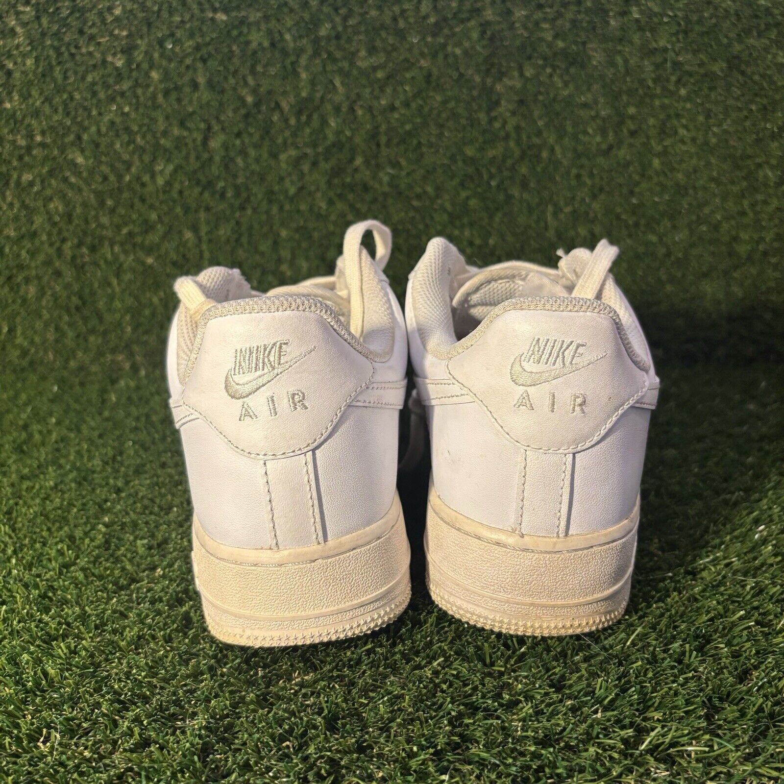 Nike Size 8 - Nike Air Force 1 '07 Low Triple White Size US 8 / EU 41 - 3 Thumbnail