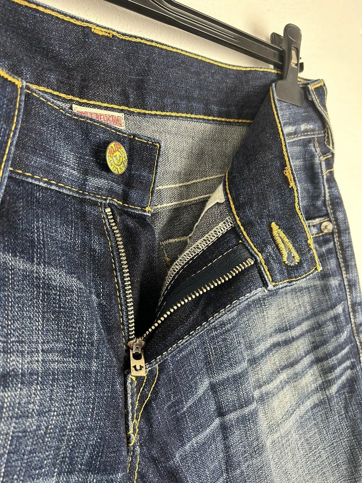 True Religion True Religion Bobby Embroidered Skull Denim Shorts W32 Size 32" / US 10 / IT 46 - 7 Thumbnail