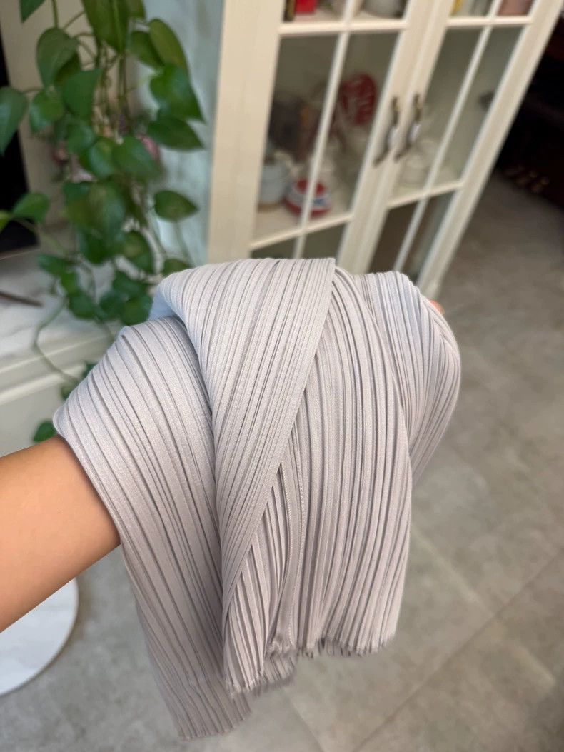 Other Issey Miyake size:4 A light grey pleated cardigan Size XS / US 0-2 / IT 36-38 - 7 Thumbnail
