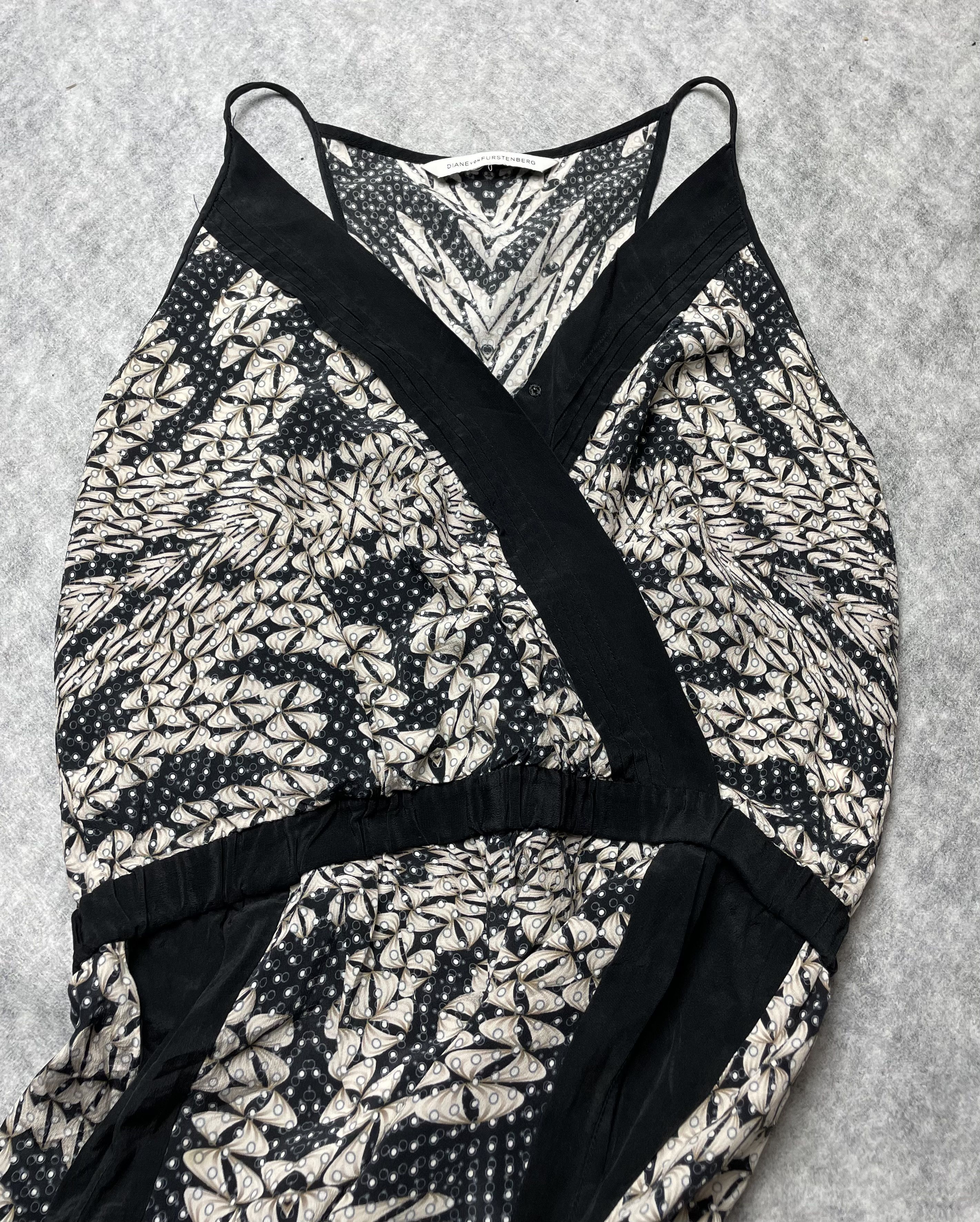 Diane von Furstenberg Diane Von Furstenberg Shany Printed Silk Jumpsuit Size 28" / US 6 / IT 42 - 5 Thumbnail