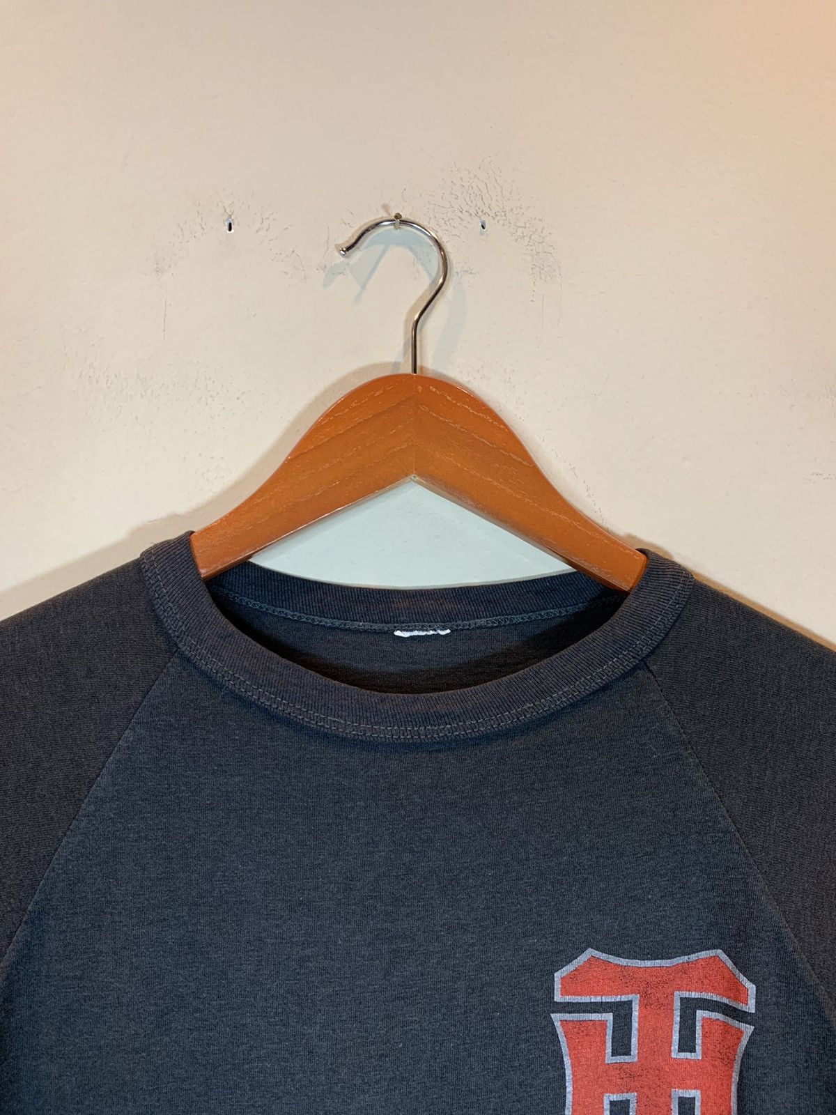 Band Tees × Vintage *RARE* Vintage 1982 Talking Heads Name Of This Band Is Shirt Size US L / EU 52-54 / 3 - 7 Thumbnail