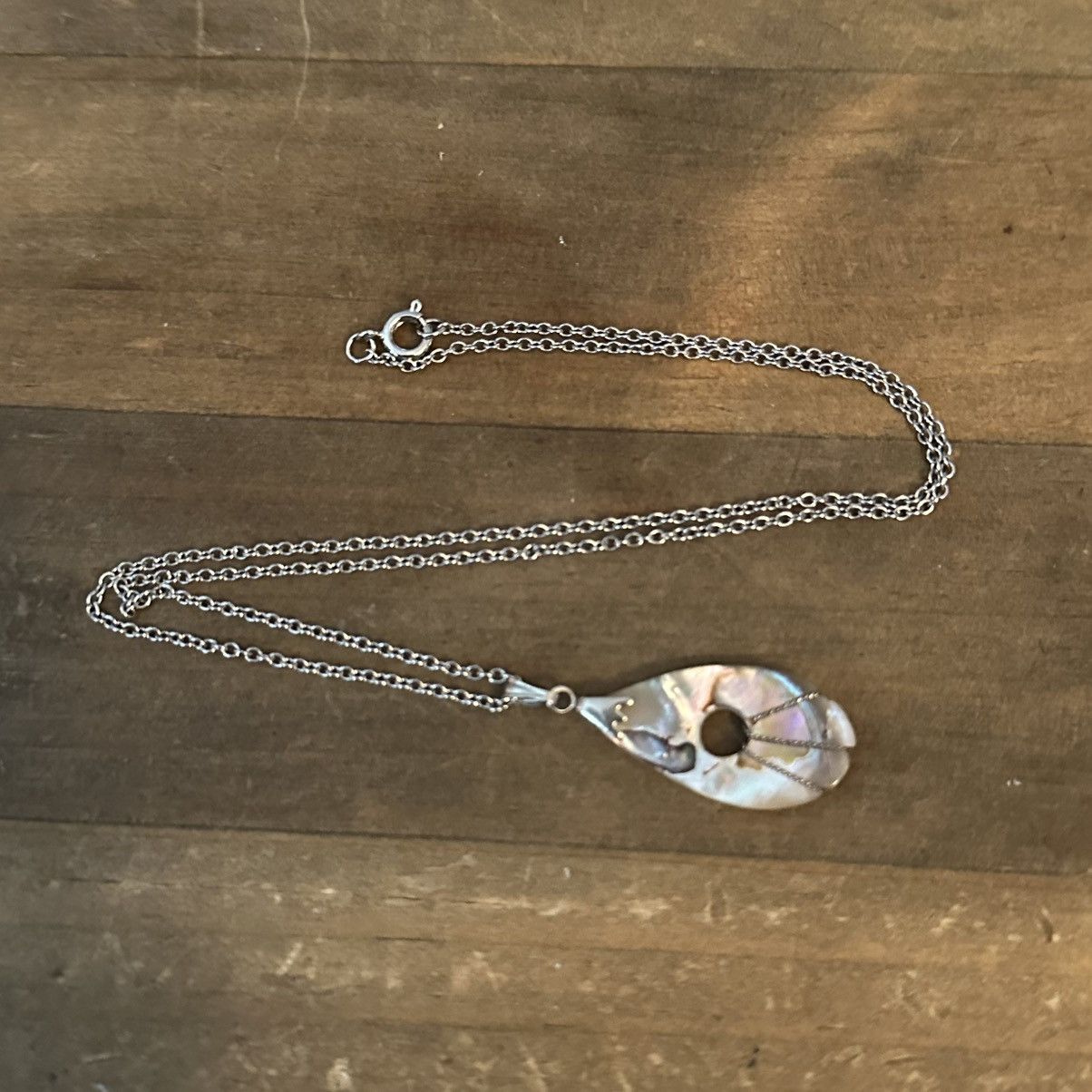 Vintage Vintage silver tone abalone pendant necklace Size ONE SIZE - 2 Thumbnail