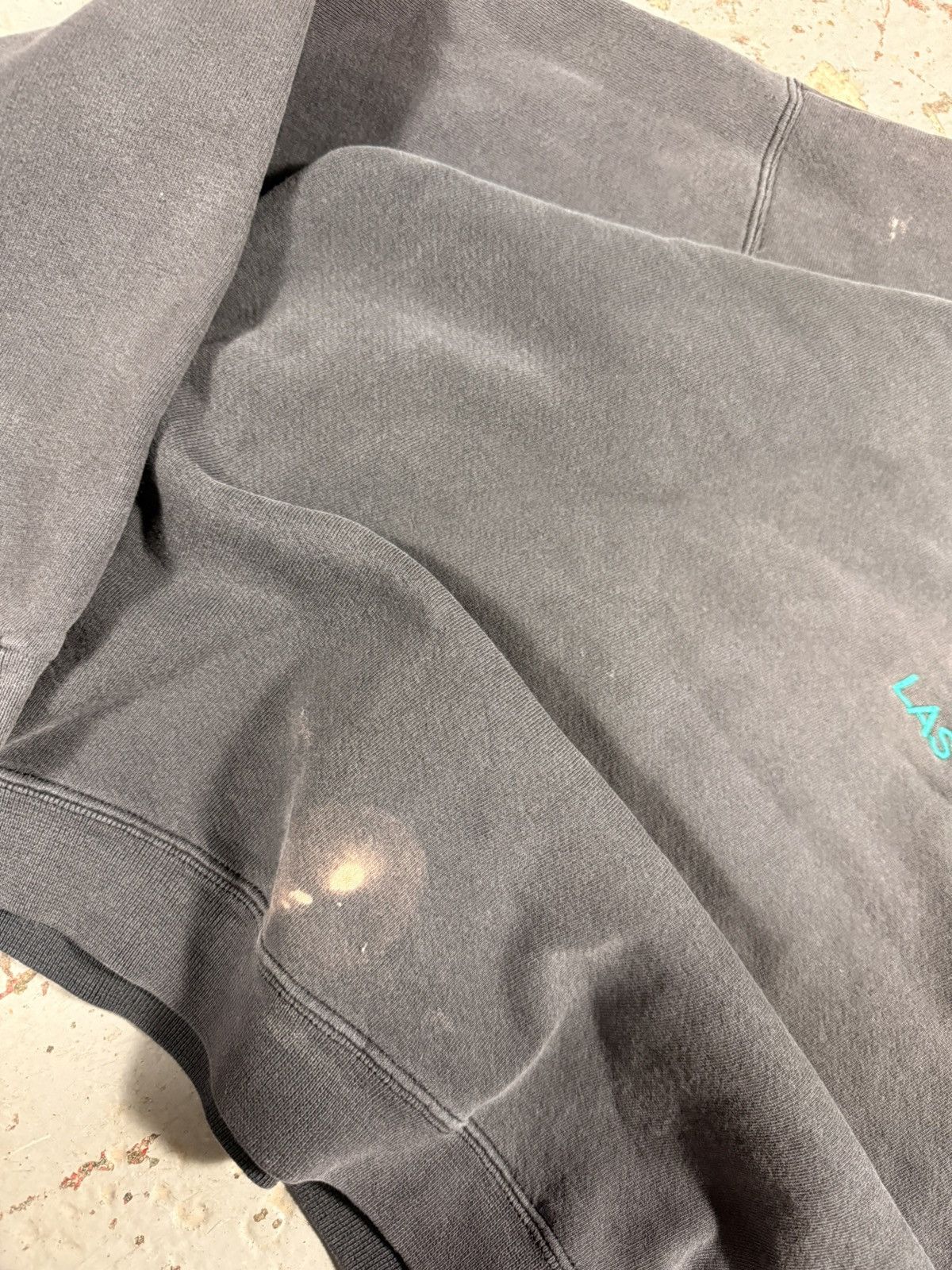 Hard Rock Cafe Vintage Distressed Ash Gray Faded Hard Rock Cafe Crewneck Size US XL / EU 56 / 4 - 4 Thumbnail