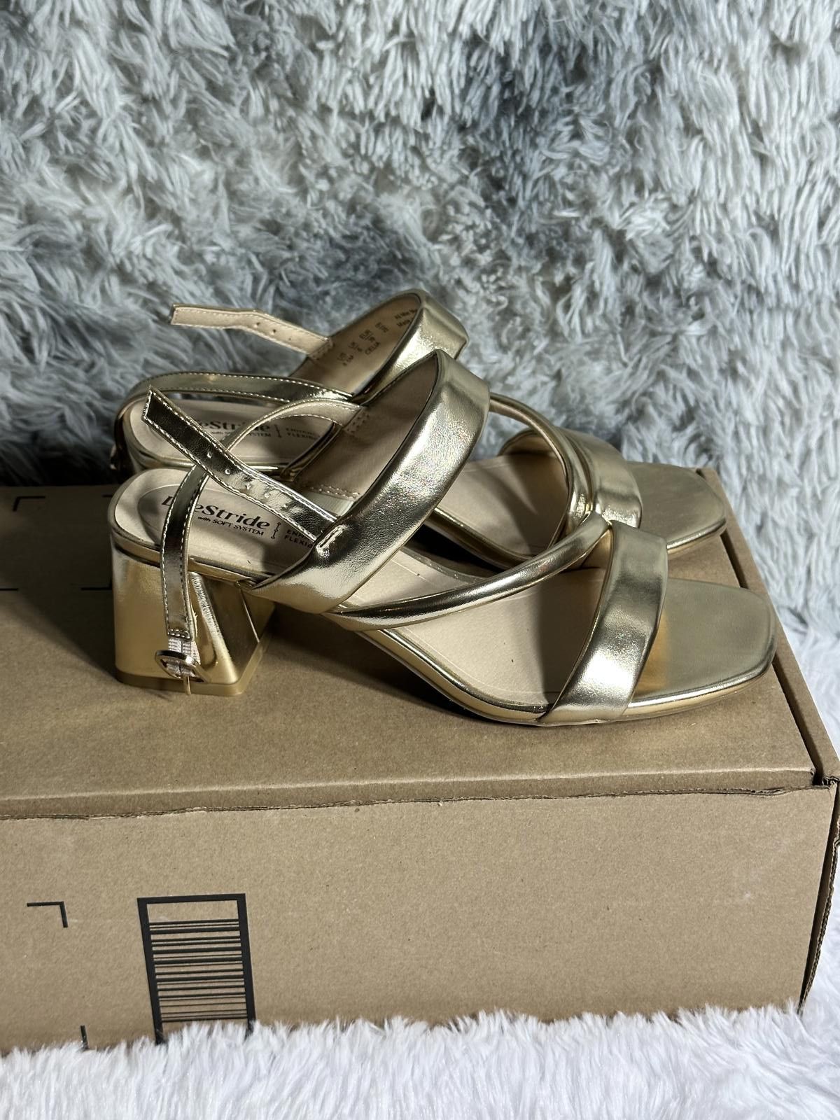 Other LifeStride Gold Strappy Heeled Sandals with Enhanced Flexibl Size US 8.5 / IT 38.5 - 2 Thumbnail