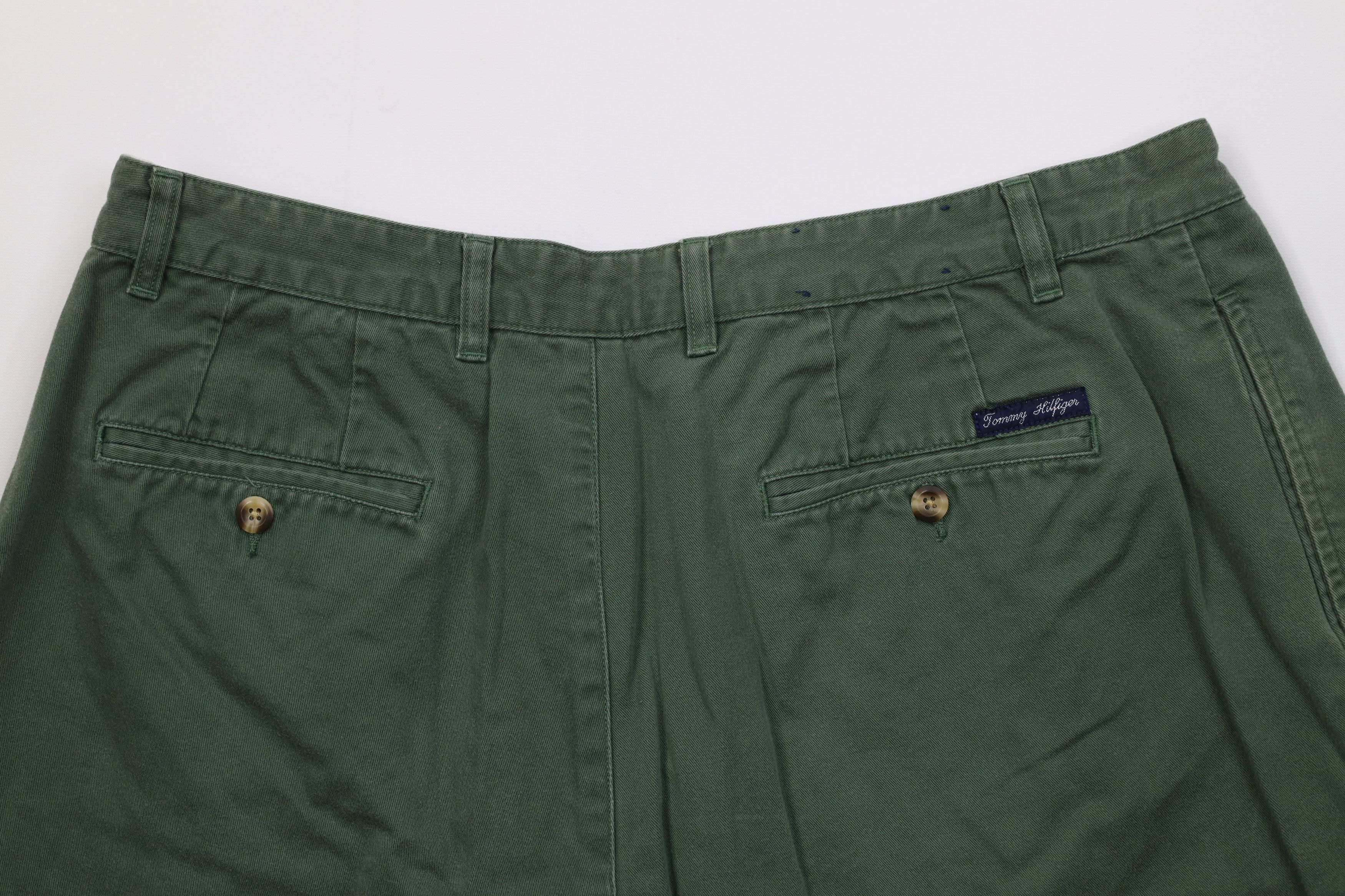 Tommy Hilfiger Vintage 90s Tommy Hilfiger Pleated Chino Golf Shorts Green Size US 36 / EU 52 - 8 Thumbnail
