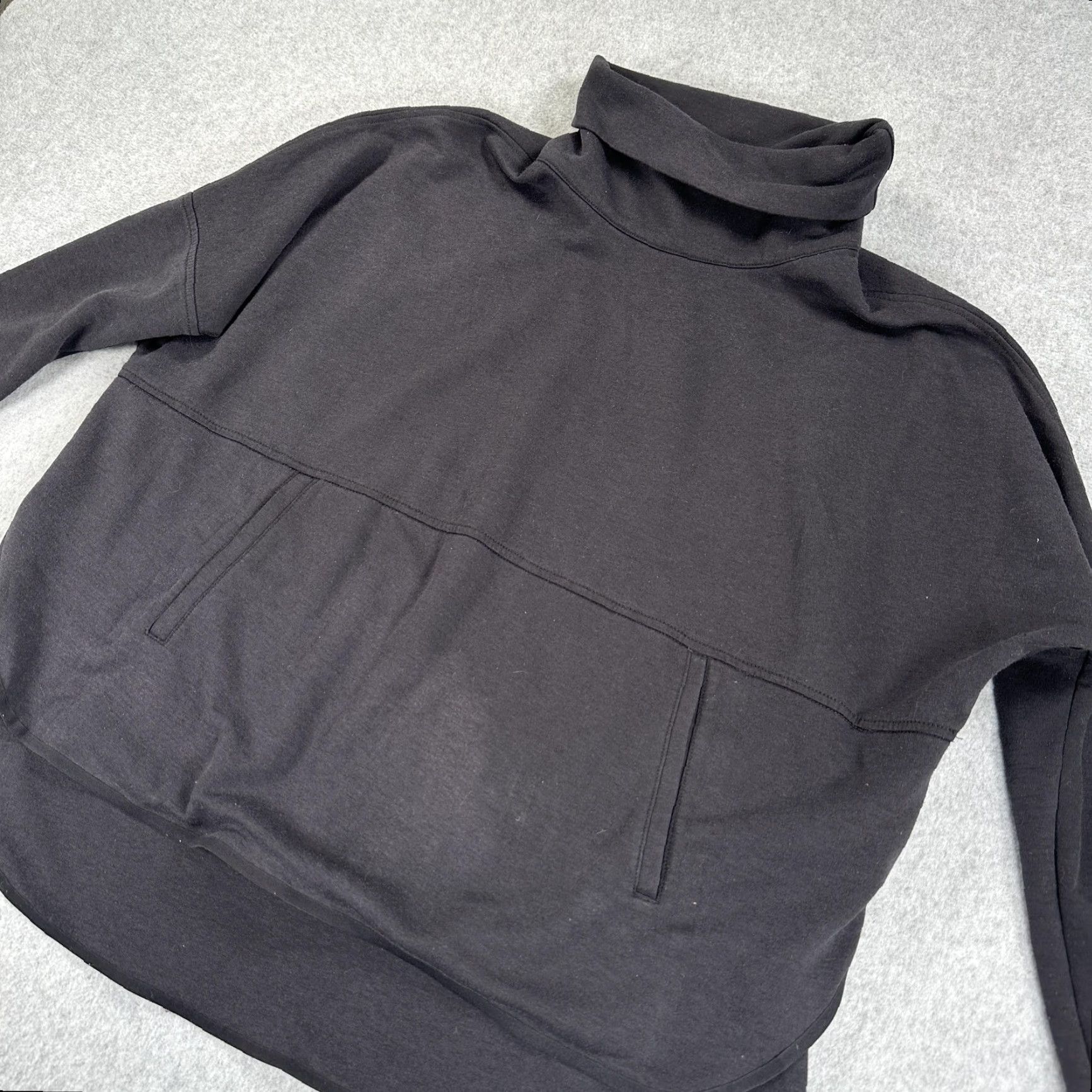 The North Face The North Face Sweatshirt Womens S/M Black Cowl Neck Fleece Pullover Pockets Size S / US 4 / IT 40 - 2 Thumbnail