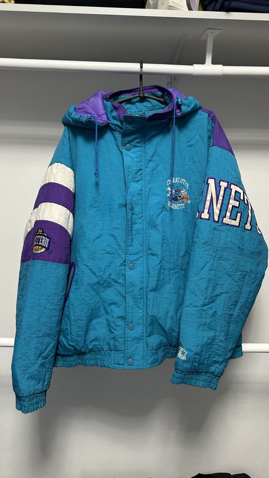 Starter Vintage Charlotte Hornets Starter Full Zip Two Tone Jacket Size US XL / EU 56 / 4 - 1 Thumbnail