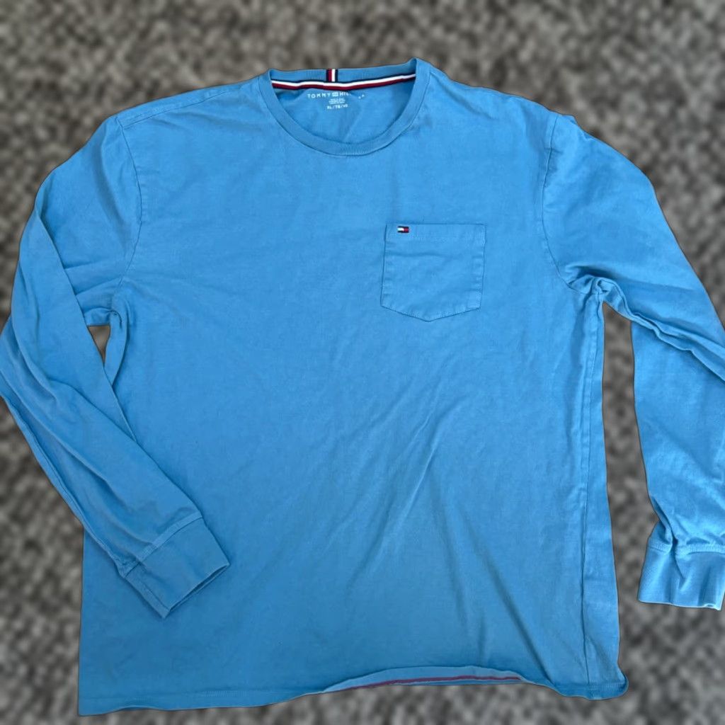 Tommy Hilfiger Tommy Hilfiger T-Shirt Mens XL Light Blue Long Sleeve Pocket Crewneck 100% Cotton Size US XL / EU 56 / 4 - 1 Thumbnail