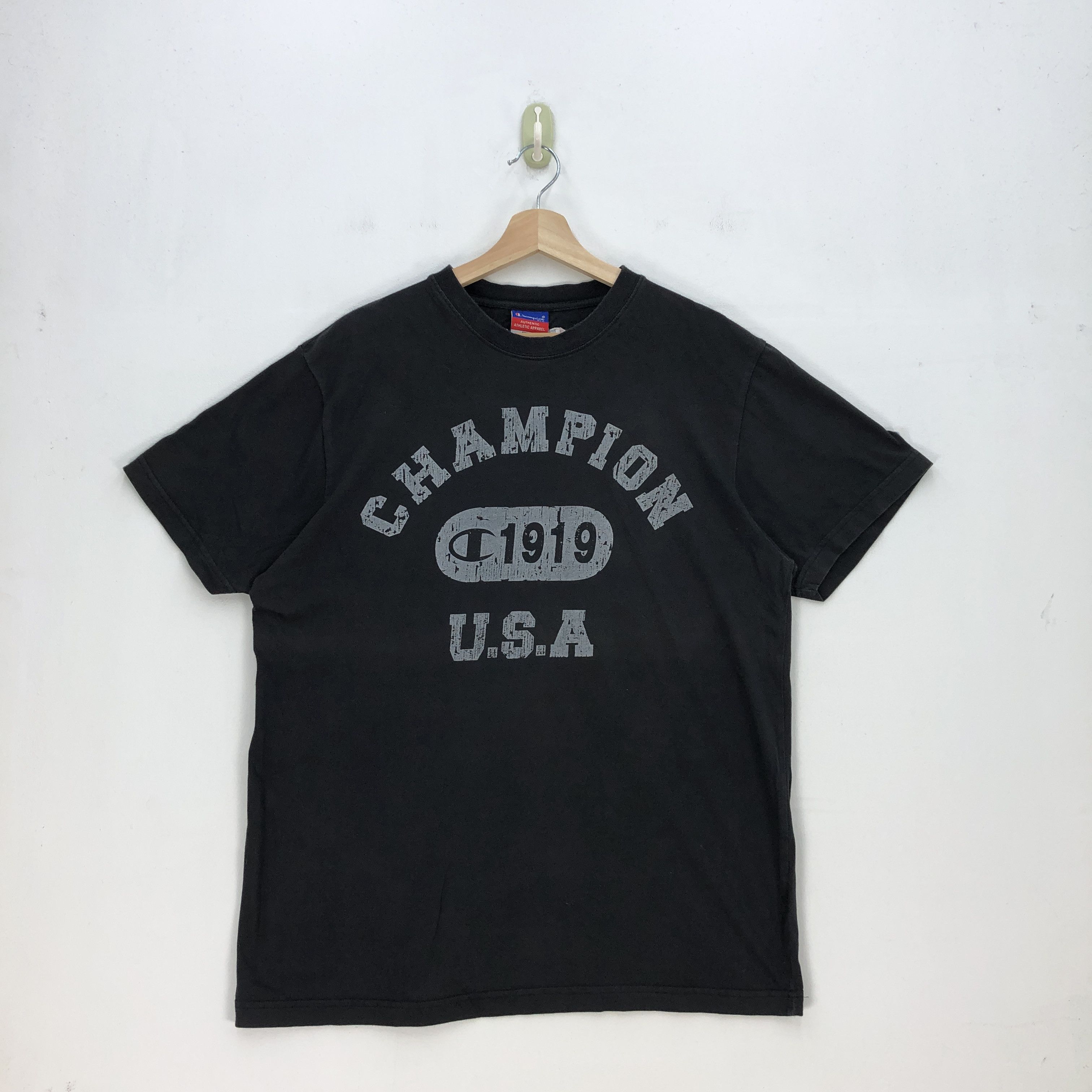 Champion × Vintage Vintage Y2K Champion T Shirt Champion USA Tees Size US L / EU 52-54 / 3 - 1 Thumbnail