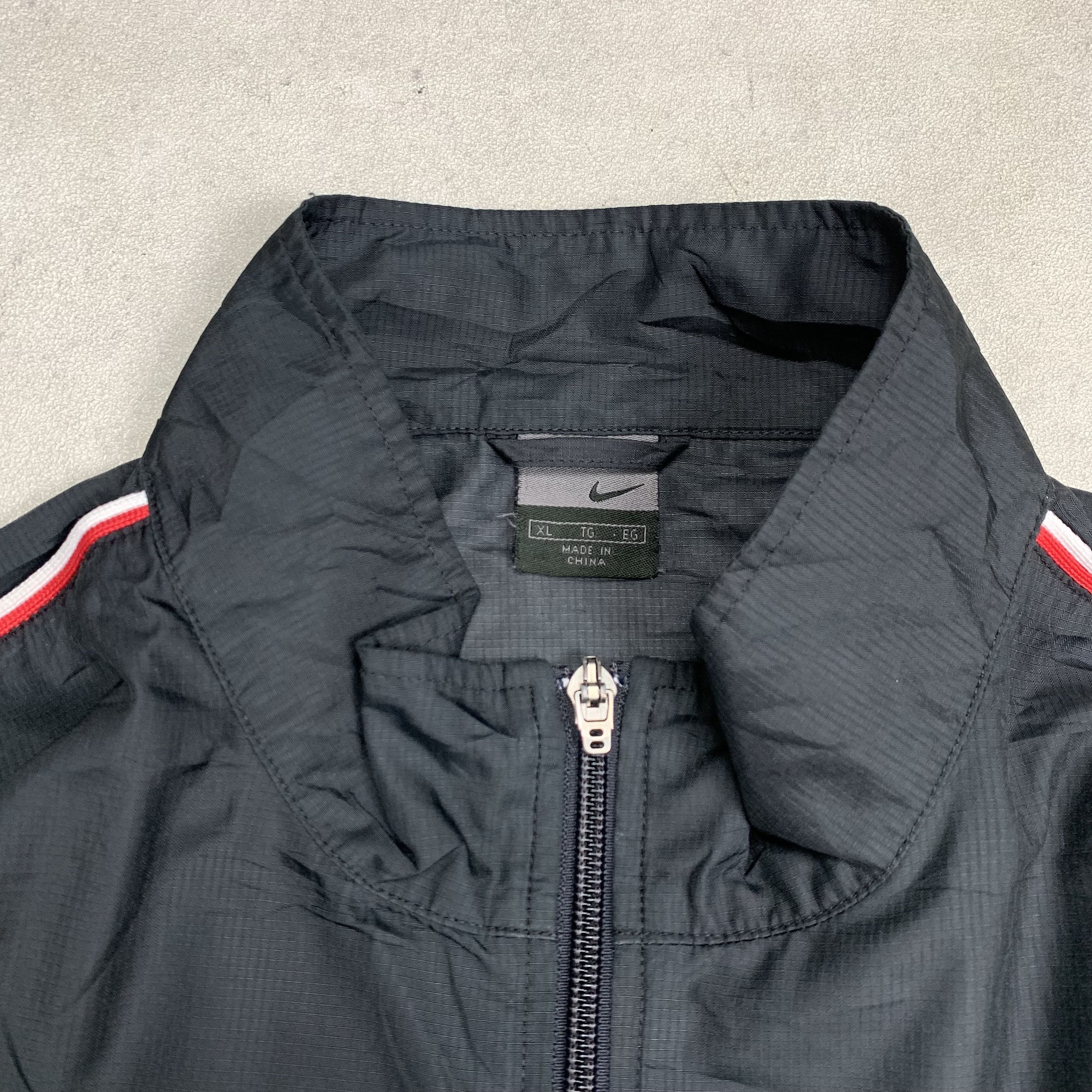 Nike Vintage Nike Y2K Windbreaker Jacket Size US XL / EU 56 / 4 - 6 Thumbnail