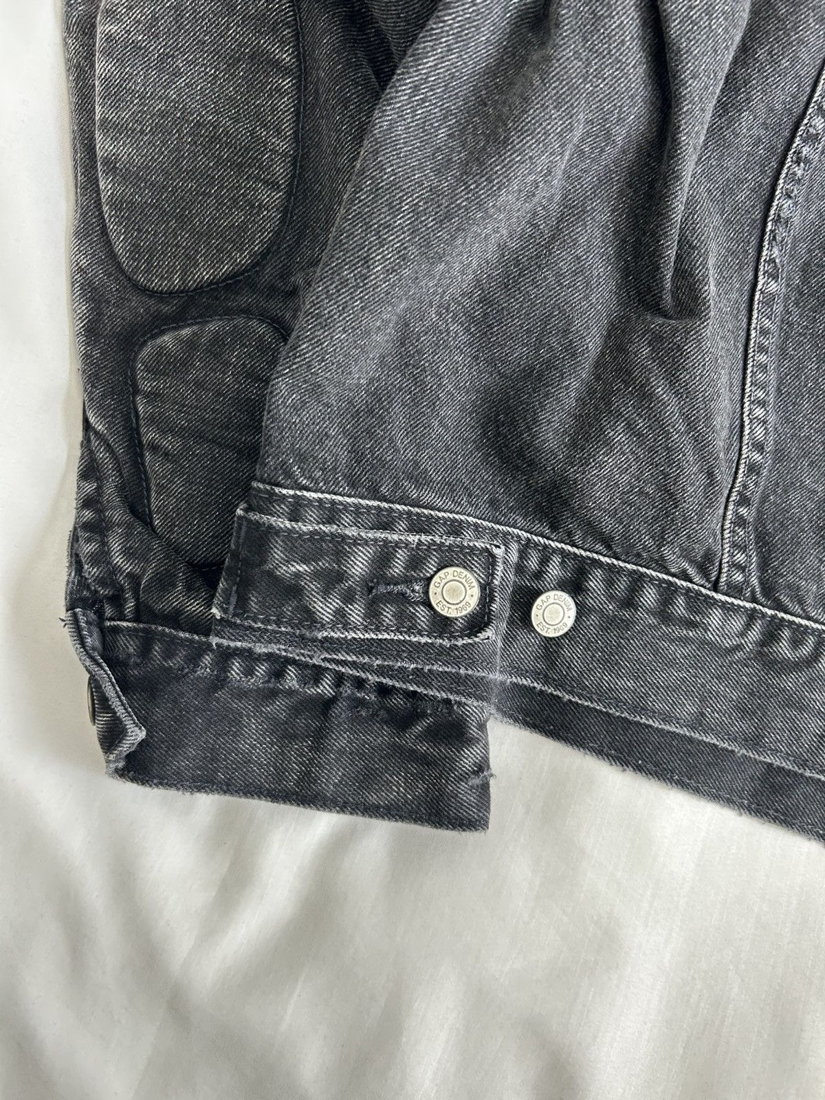 Balenciaga × Gap × Yeezy Yeezy Gap Padded Denim Jacket Balenciaga Grey Wash China Size US XL / EU 56 / 4 - 7 Thumbnail