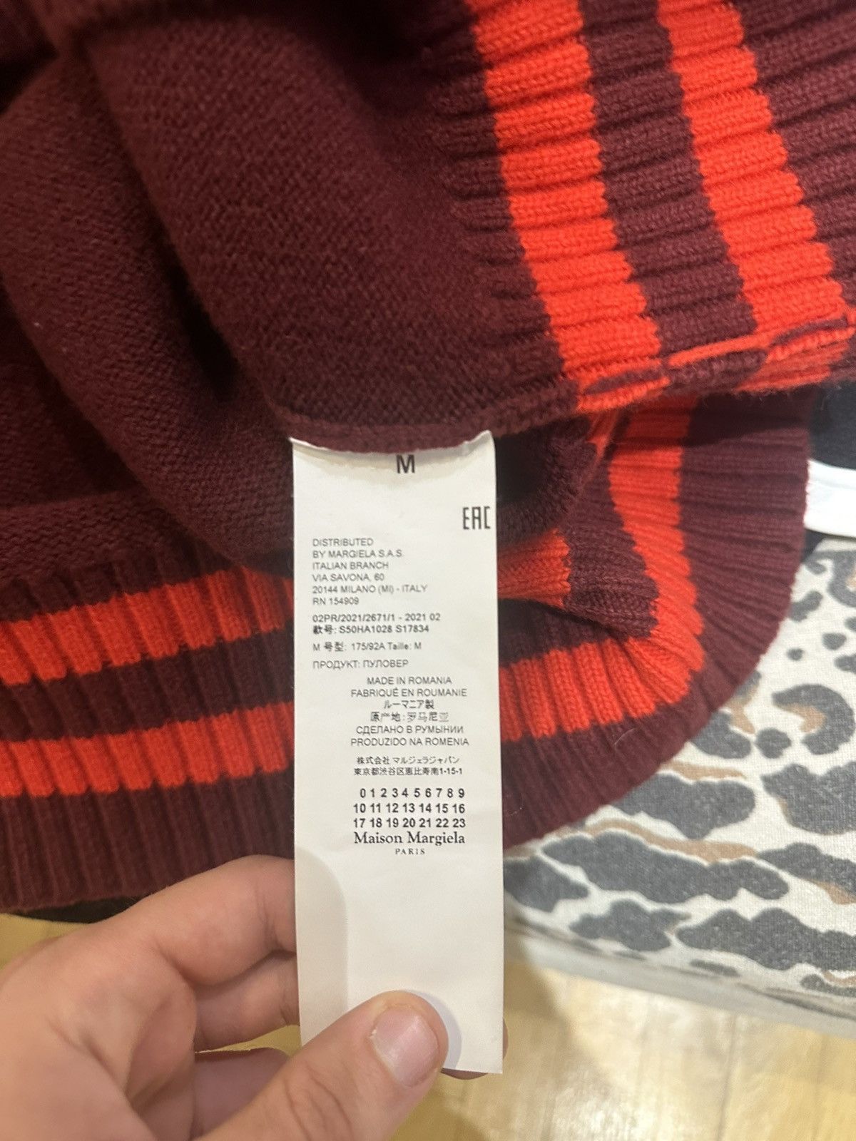 Maison Margiela Maison Margiela burgundy oversize knit v neck Size US M / EU 48-50 / 2 - 5 Thumbnail