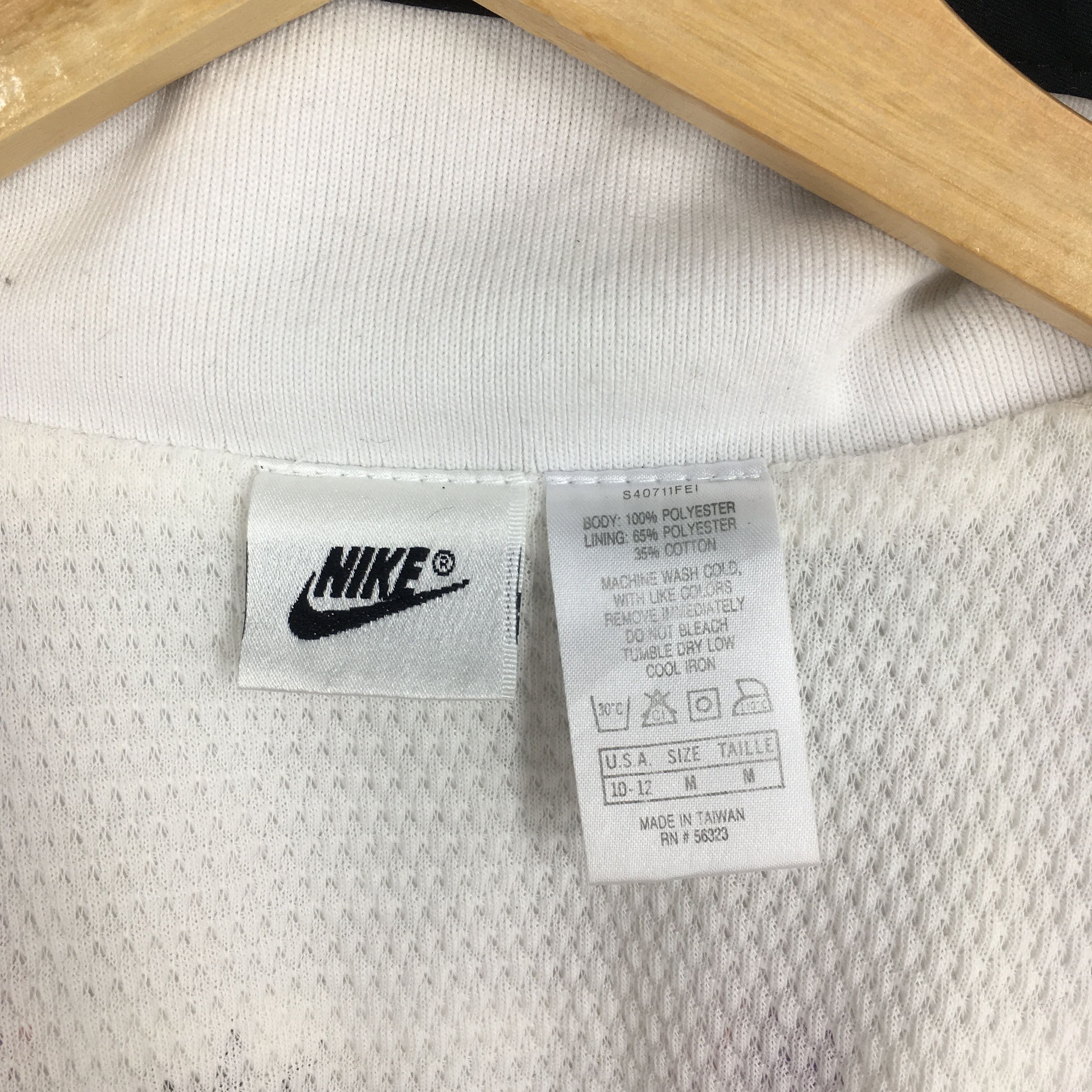Nike Vintage Nike Swoosh Pop Art Windbreaker Jacket Medium Size US M / EU 48-50 / 2 - 6 Thumbnail
