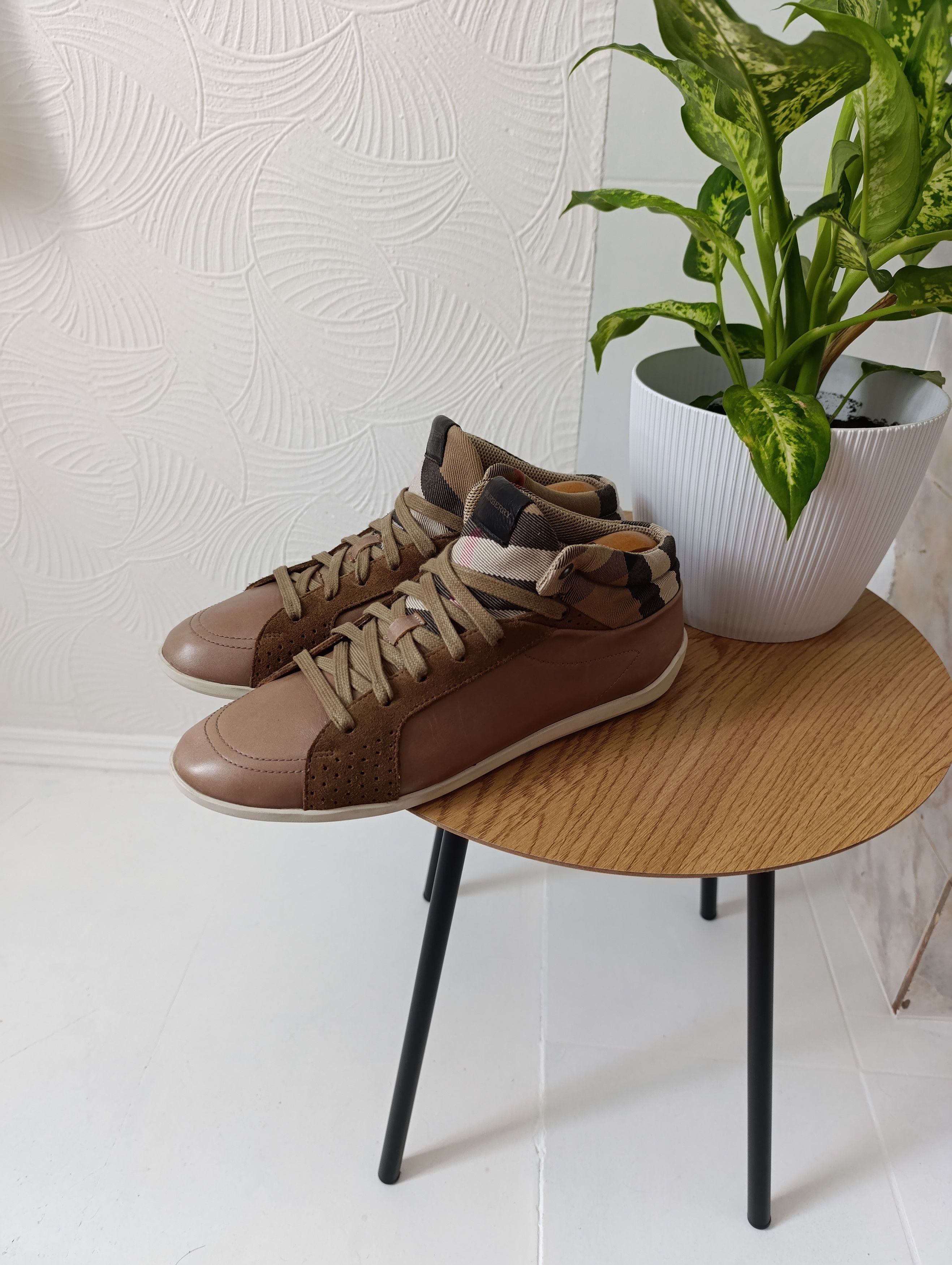 Burberry BURBERRY VINTAGE LEATHER HITOP SNEAKERS TRAINERS Size US 10 / IT 40 - 1 Thumbnail