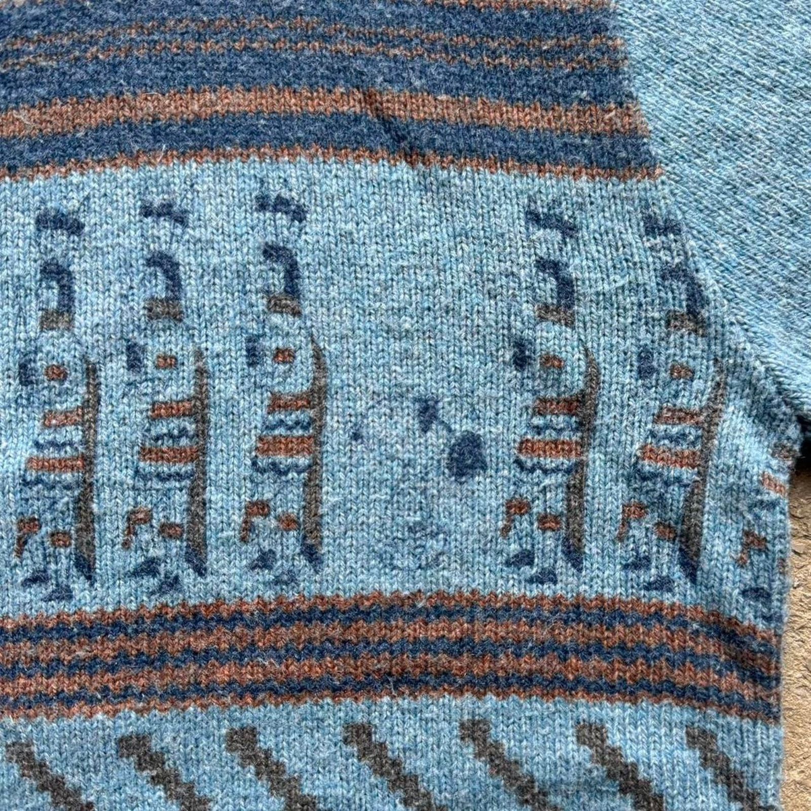 Arrow True Vintage 70s Arrow Hieroglyphic Snoopy Pattern Sweater Size S / US 4 / IT 40 - 4 Thumbnail