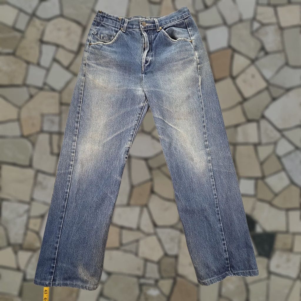 Levi's VTG Levi's Engineered Jeans Mens Light Wash Straight 29x28 Distressed Pockets Vintage Denim Button Fits 29 Mens Clothing Jeans Size US 29 - 1 Thumbnail