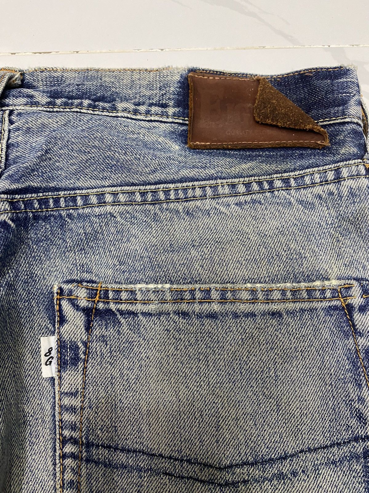 EIGHT-G EIGHT G SELVEDGE DIRT MADE IN JAPAN DISTRESS DENIM JEANS Size US 32 / EU 48 - 11 Thumbnail