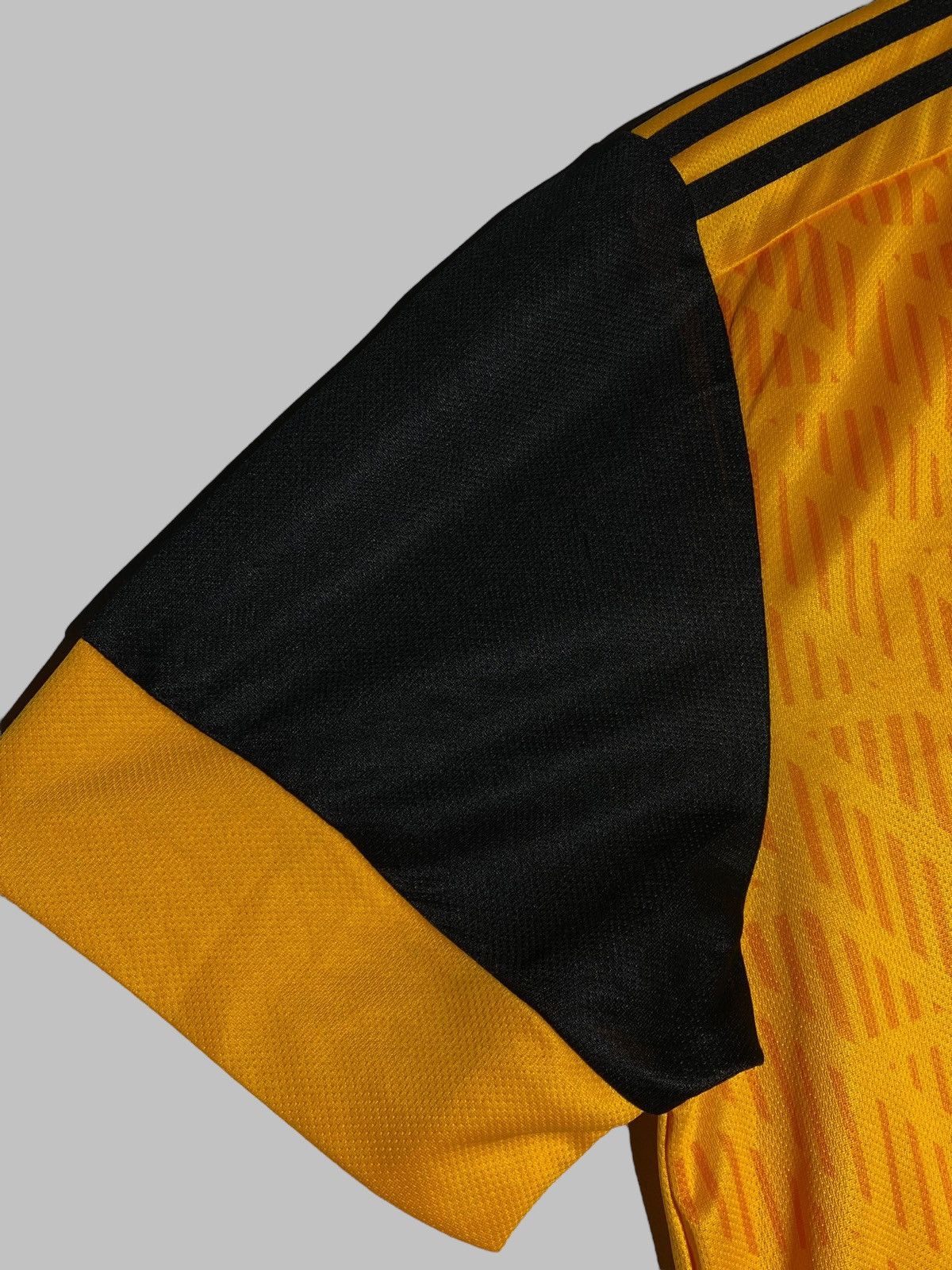 Adidas Adidas FC Wolves Wolverhampton 2020 Home Football Shirt Size US M / EU 48-50 / 2 - 8 Thumbnail