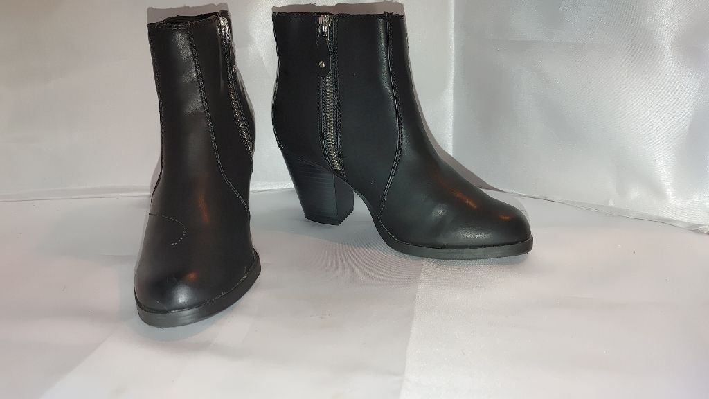Vera Wang Vera Wang Booties Size 6 Size US 6 / IT 36 - 5 Thumbnail