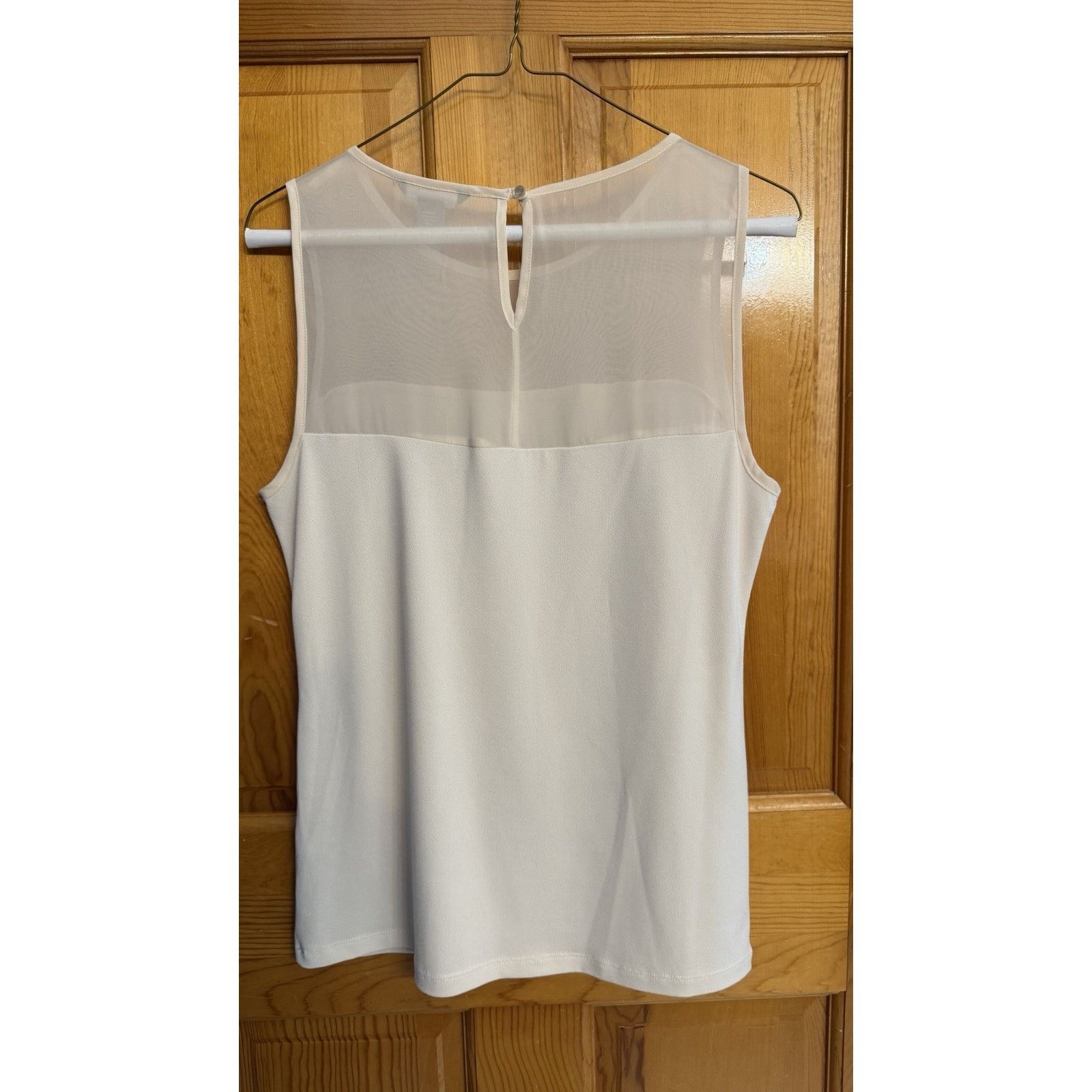 Banana Republic Banana Republic Sleeveless Ivory Blouse Sz S Size S / US 4 / IT 40 - 4 Thumbnail