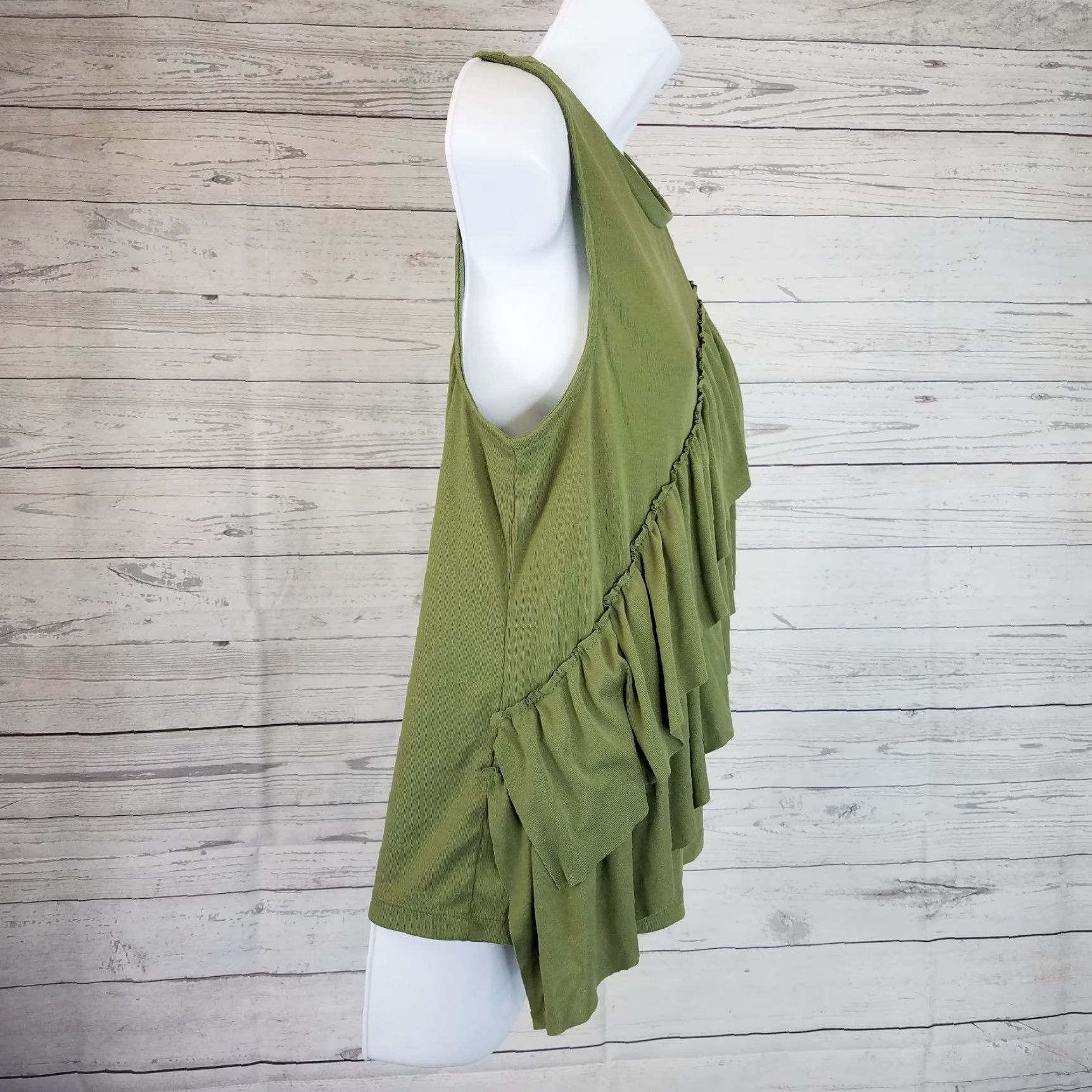 J.Crew J.CREW Womens Tank Top Drapey Ruffle Sz L Green Solid Polyester Blend Sleeveless Round Neck Shirt Womens Size L / US 10 / IT 46 - 2 Thumbnail