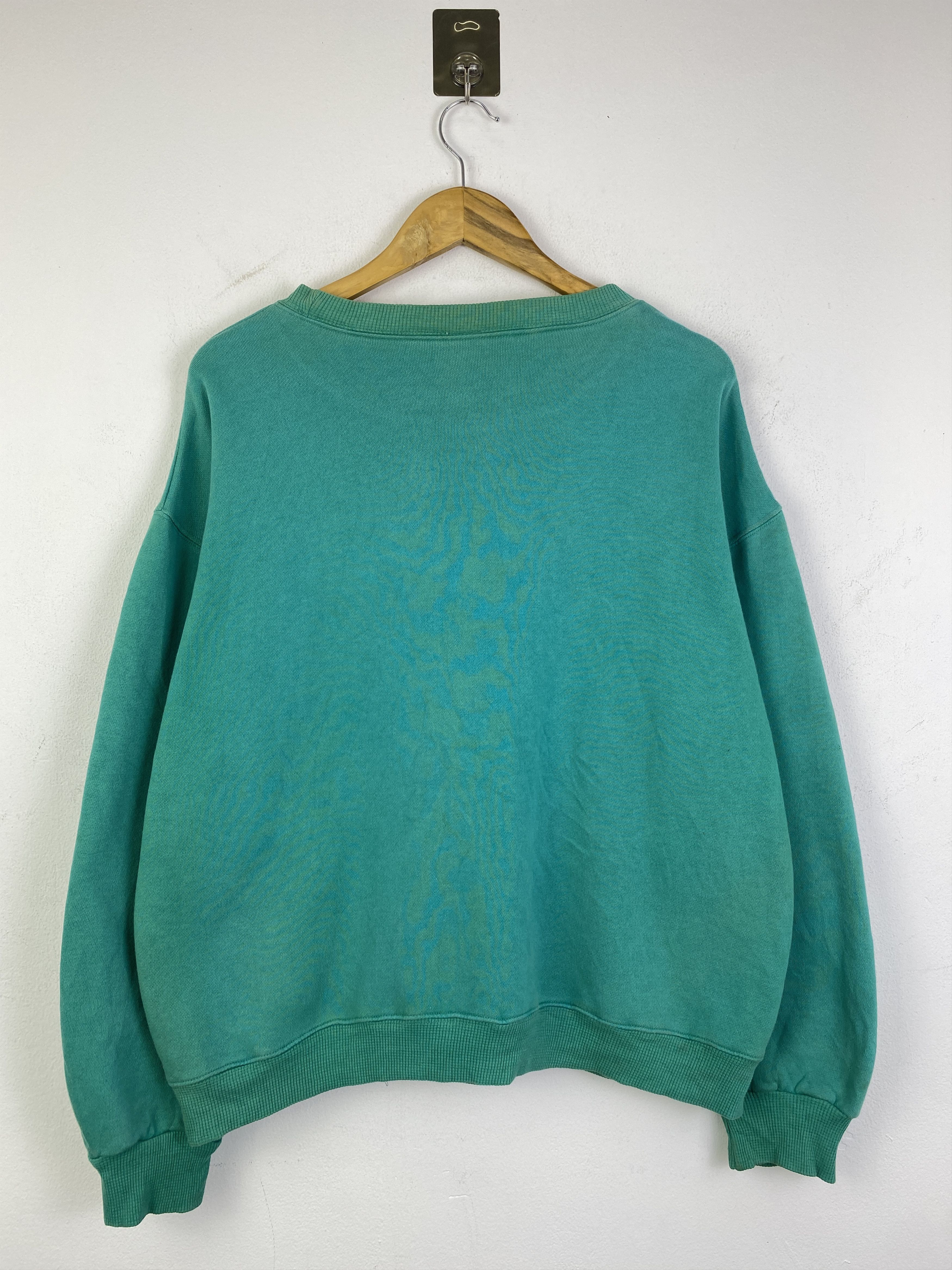 Vintage Vintage 90s Taiwan Spell Out Crewneck Sweatshirt SH0268 Size US L / EU 52-54 / 3 - 3 Thumbnail
