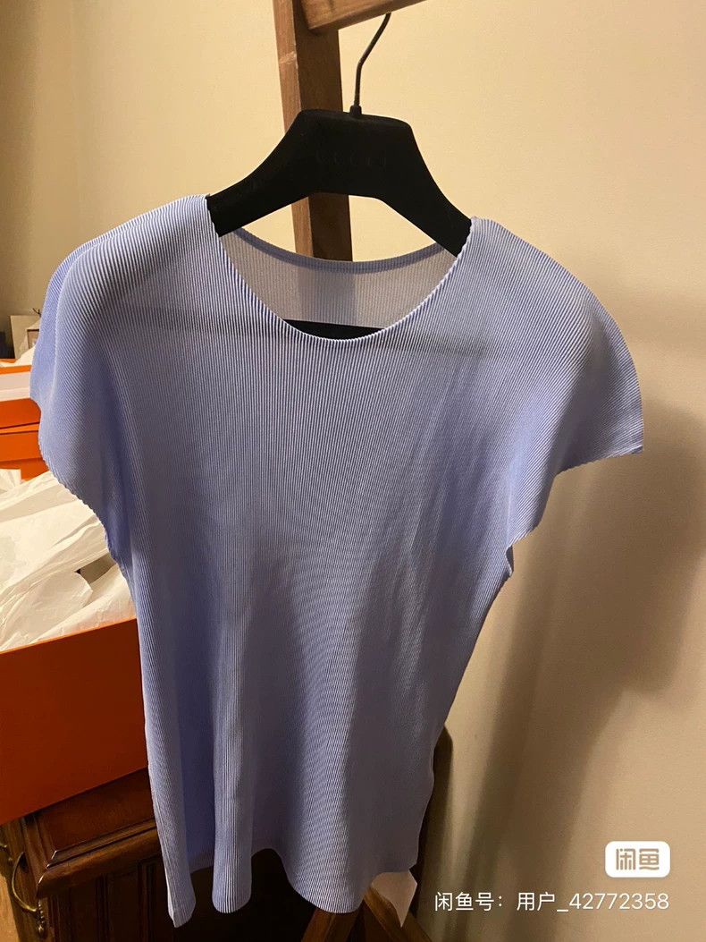 Issey Miyake Issey Miyake Blue pleated short-sleeved shirt Size L / US 10 / IT 46 - 1 Thumbnail