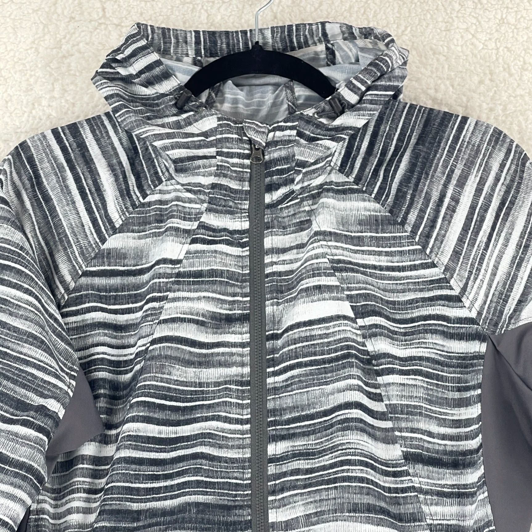 Marmot Marmot Muse Full Zip Hooded Jacket Womens Large Gray Weatherproof Outdoor Windbreaker All Seasons Pockets Hooded Lightweight Regular Fit Size L / US 10 / IT 46 - 3 Thumbnail