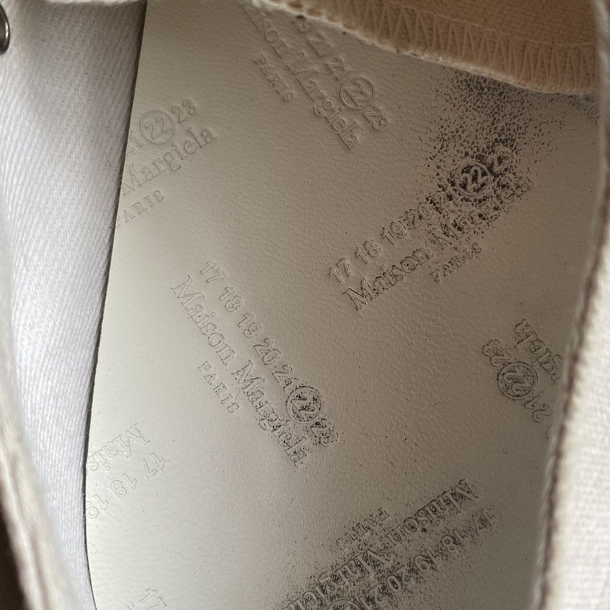 Maison Margiela Off-White Color Splash Tabi Sneakers Size US 8 / EU 41 - 13 Thumbnail