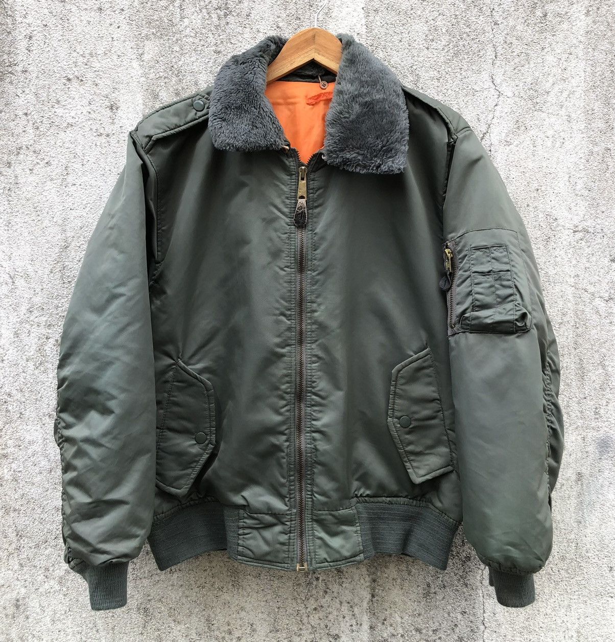 Vintage Vintage Flyer’s Man Intermediate Bomber Jacket Size US L / EU 52-54 / 3 - 8 Thumbnail