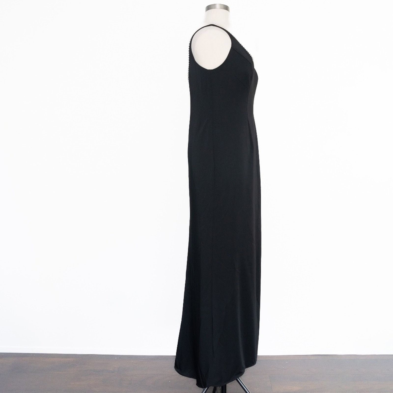 Designer Mac Duggal. Sleeveless Crystal Scoop Neckline Column Gown. Size XL / US 12-14 / IT 48-50 - 7 Thumbnail