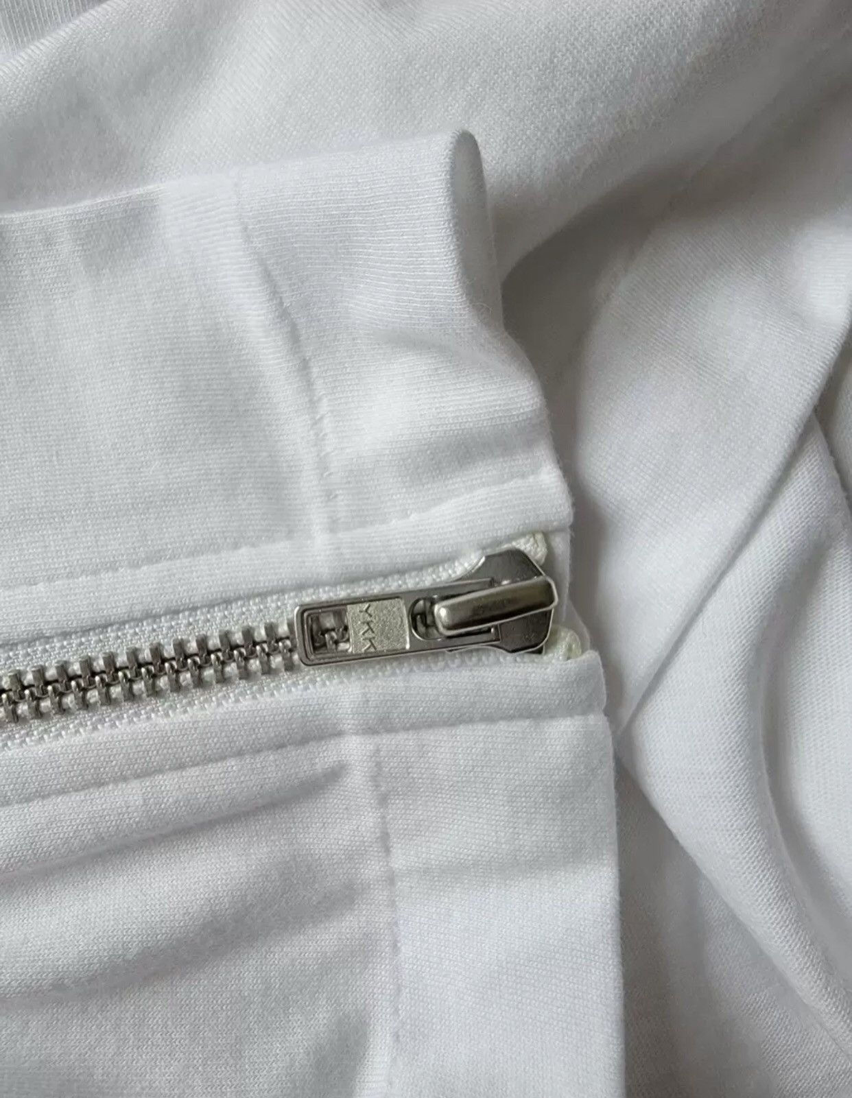 Comme des Garcons White zipper short sleeved T-shirt 2412-Nextarrow Size US L / EU 52-54 / 3 - 3 Thumbnail