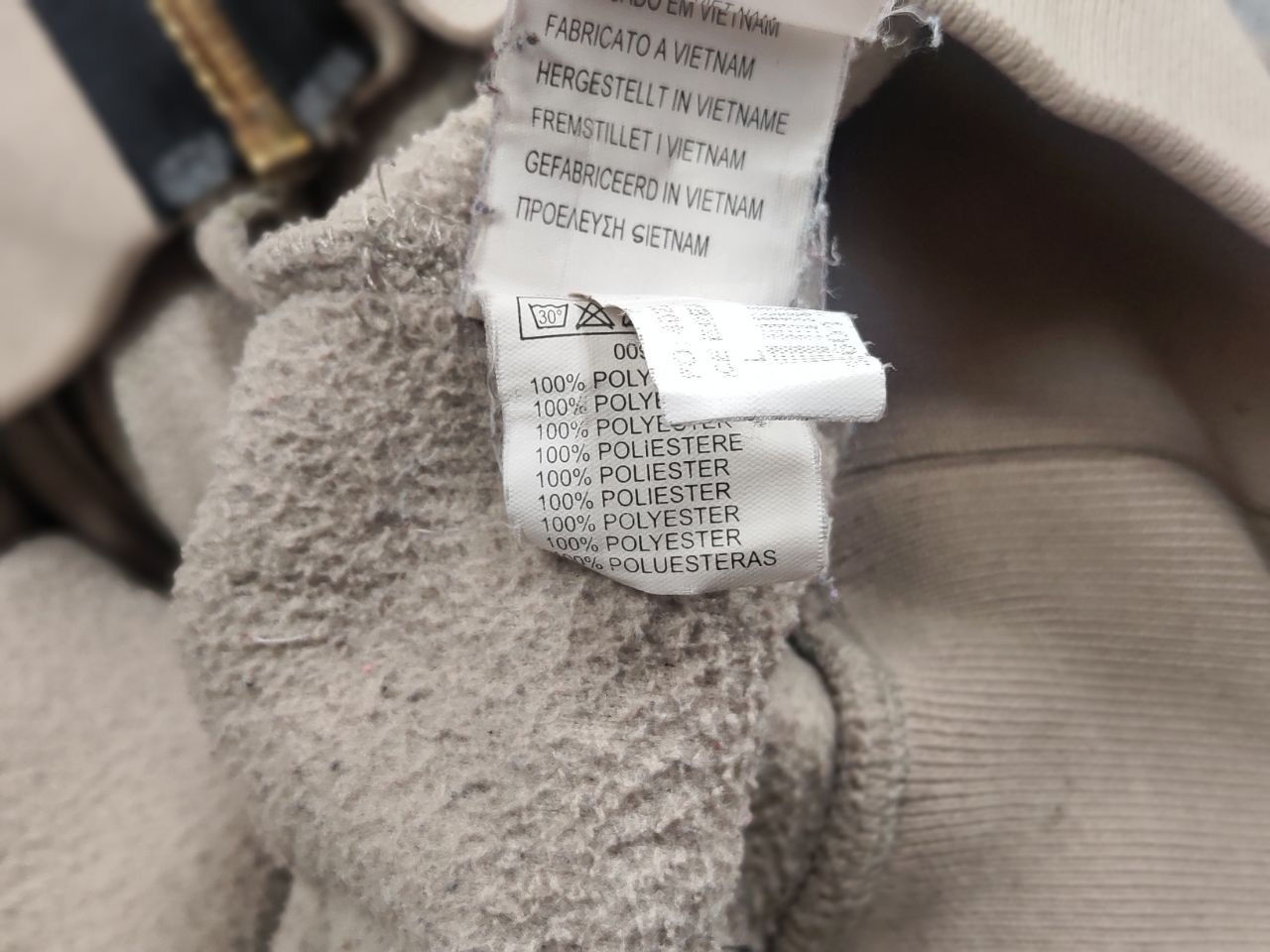 Gotcha Vintage 90's Gotcha Beige Fleece Zip Logo Pocket Hoodie Size US L / EU 52-54 / 3 - 18 Thumbnail