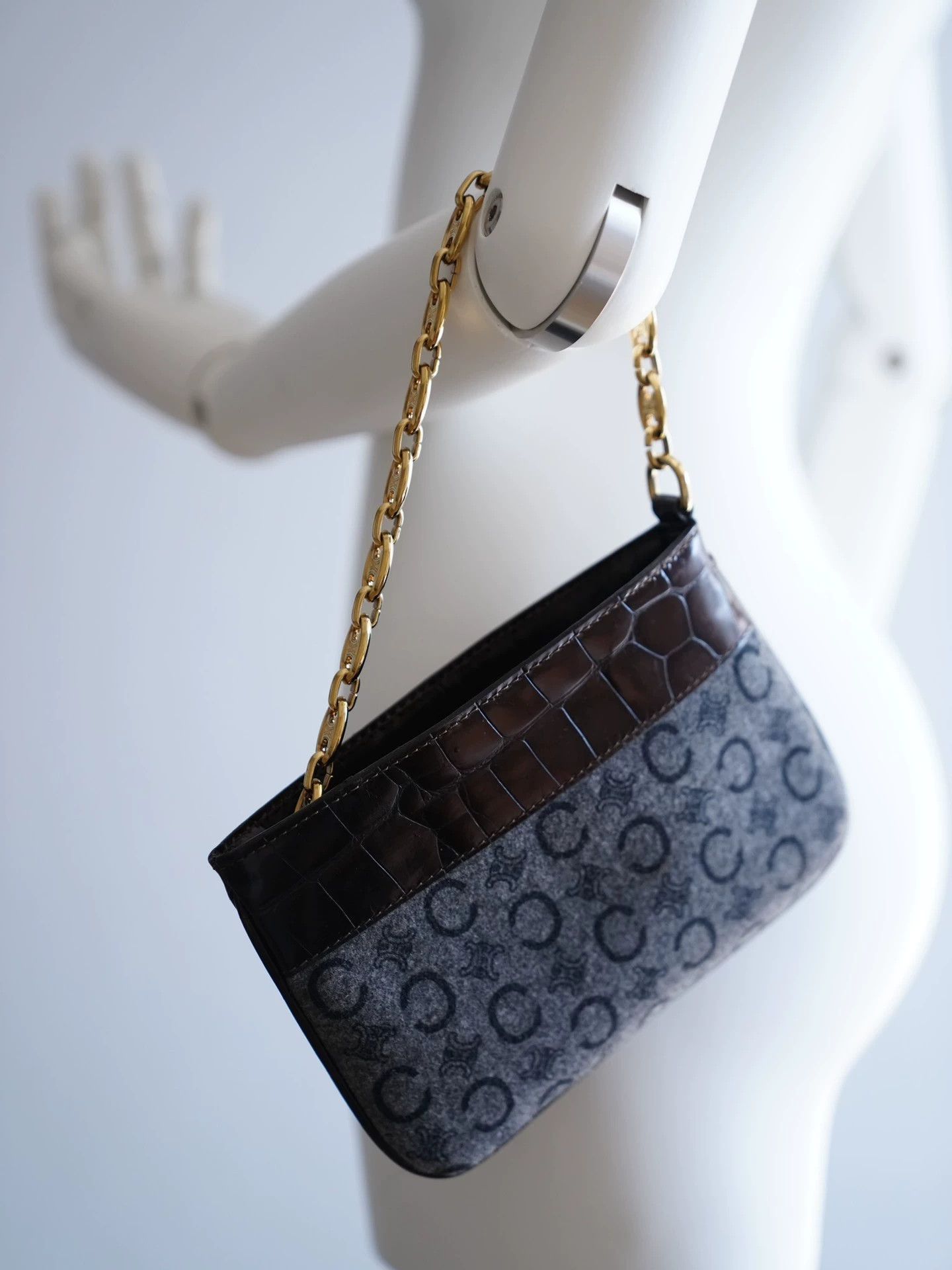 Celine Celine 2000 Fall Triomphe Felt Clutch Wallet 14.5cm Chain Women's Size ONE SIZE - 1 Thumbnail