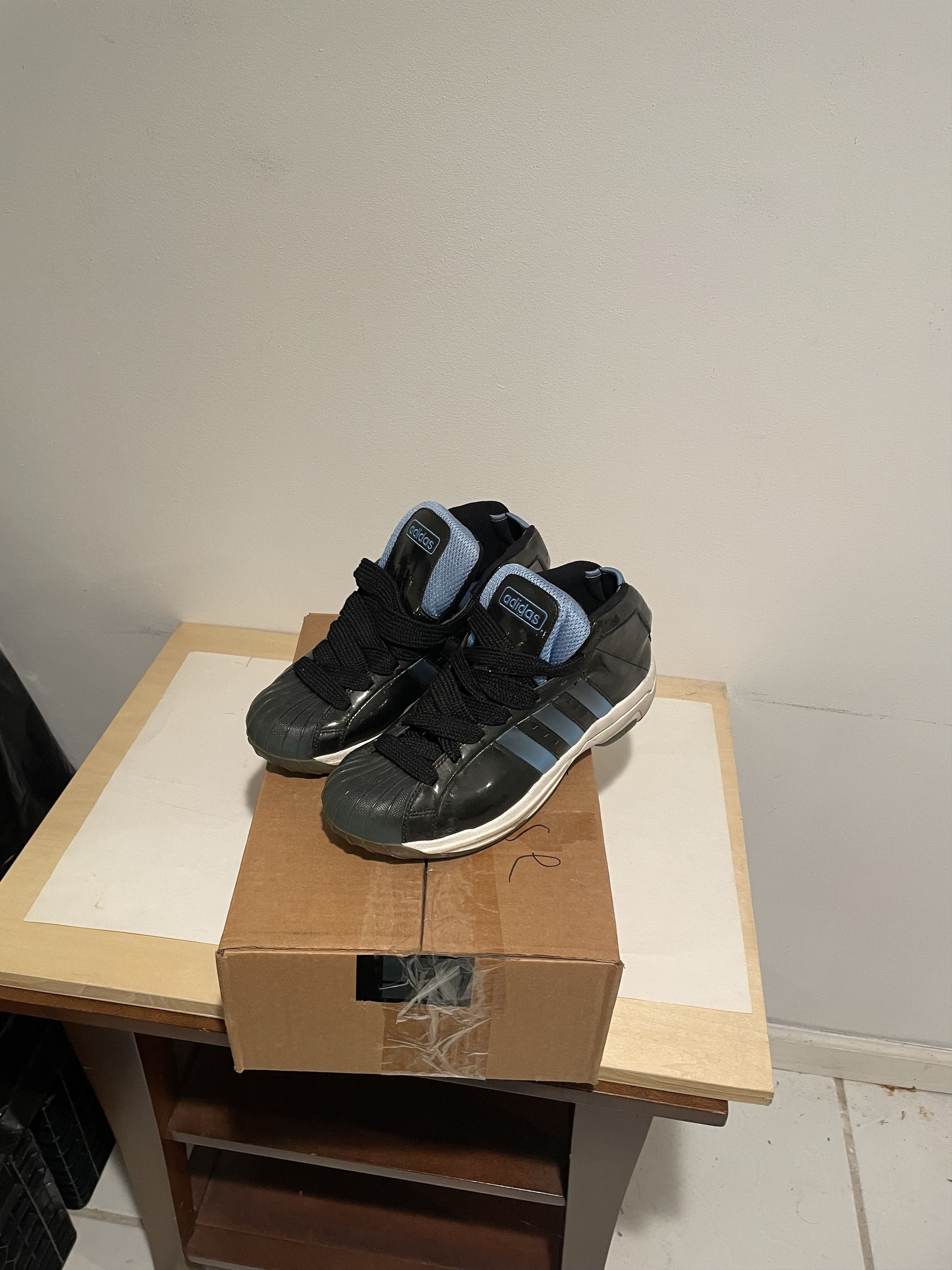 Adidas Retro Adidas Size US 10.5 / EU 43-44 - 2 Thumbnail